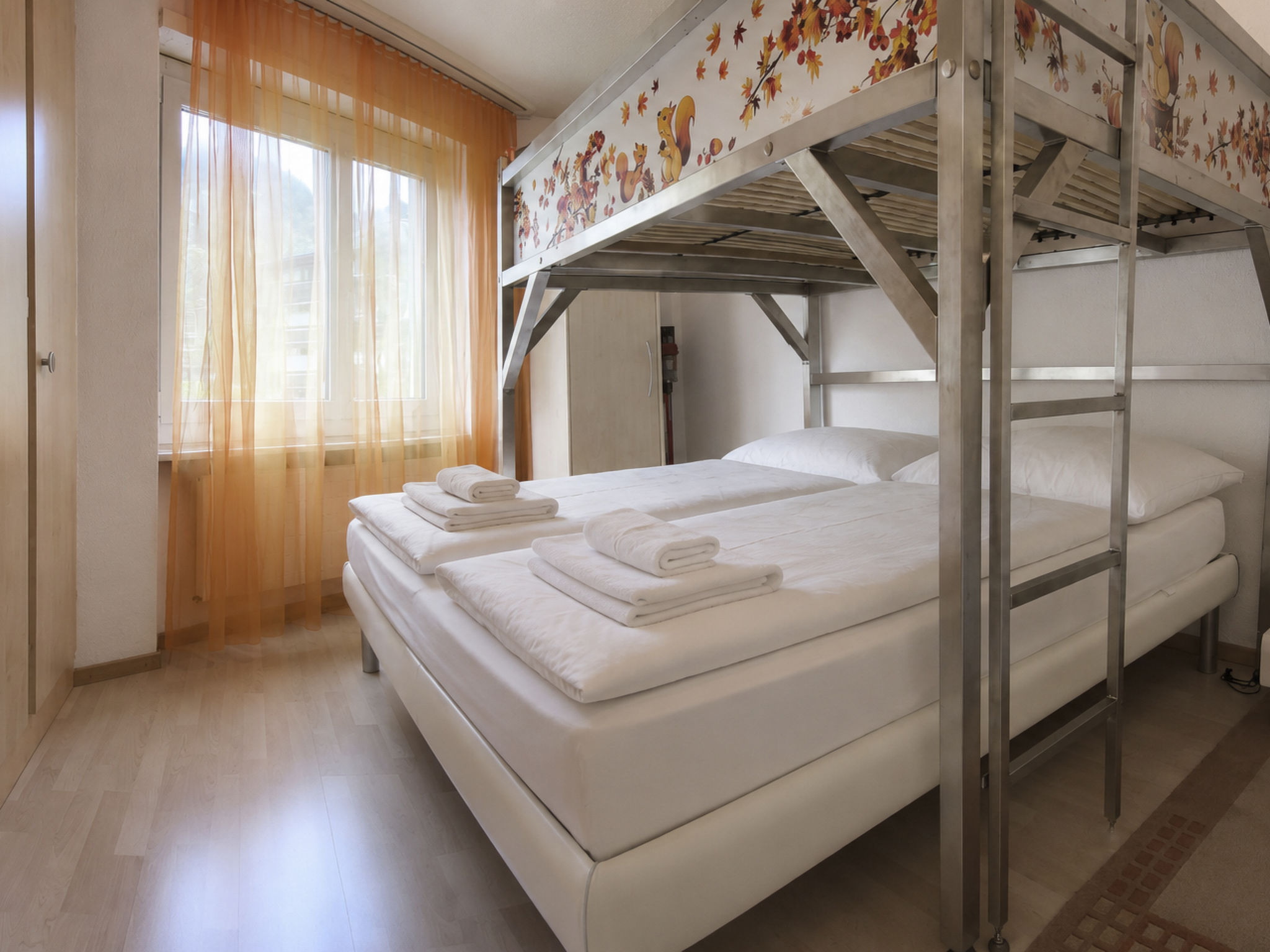 Photo of Majesta Leukerbad # 4-bed apartment, Dusche, WC