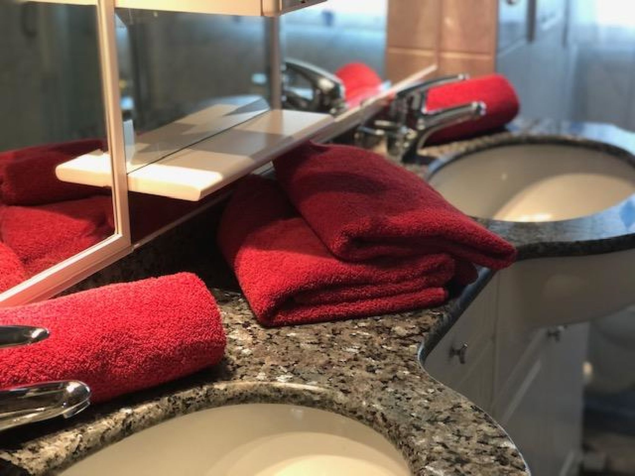 Edelweiss A 31 # 4-bed apartment, Dusche und Bad, WC - Drinnen