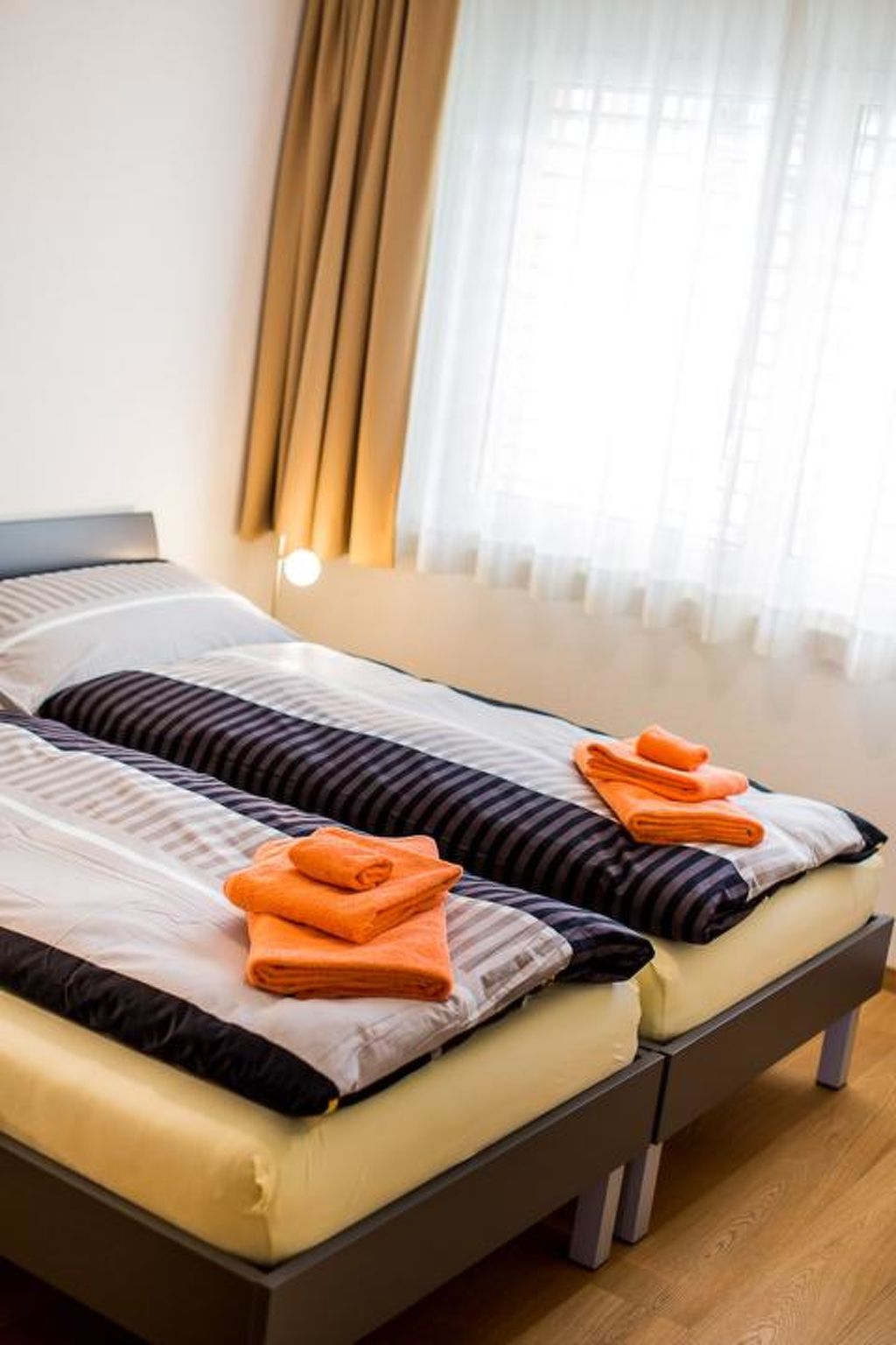 Ambassador B23 # 4-bed apartment, Dusche und Bad, WC - Drinnen