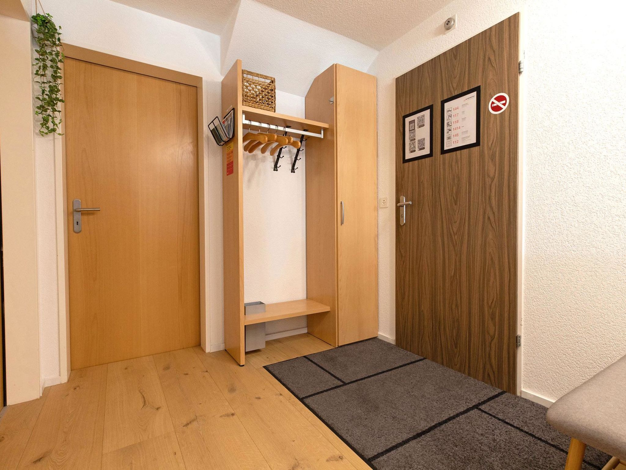 Photo of Holiday 91 # 5-bed apartment, Dusche, WC 5-bed apartment, Dusche, WC