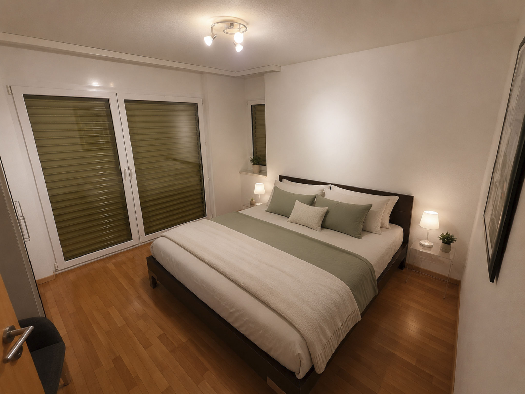 Ambassador A11 # 4-bed apartment, Dusche und Bad, WC - Dedans