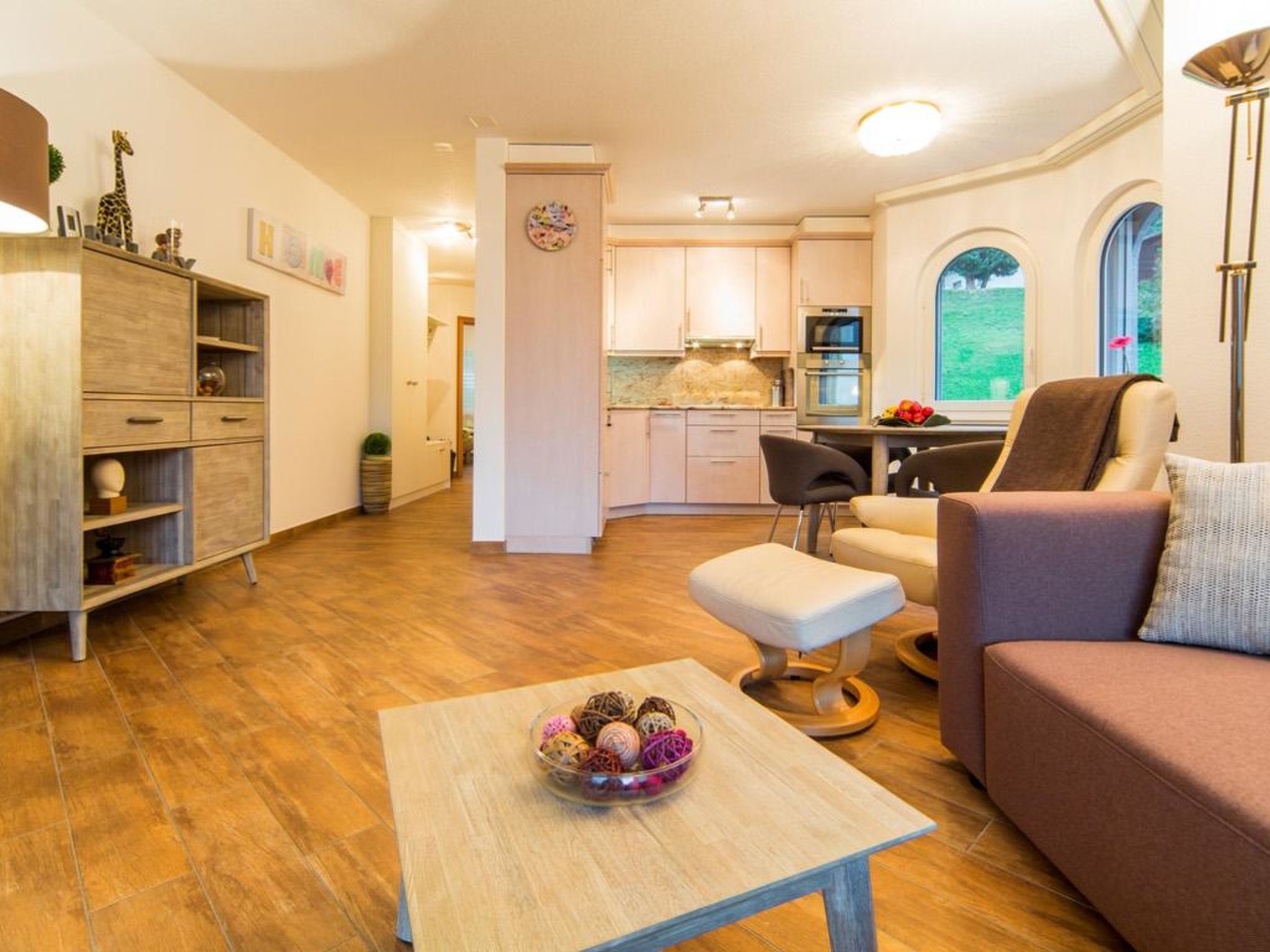 Ambassador B13 # 4-bed apartment, Dusche und Bad, WC