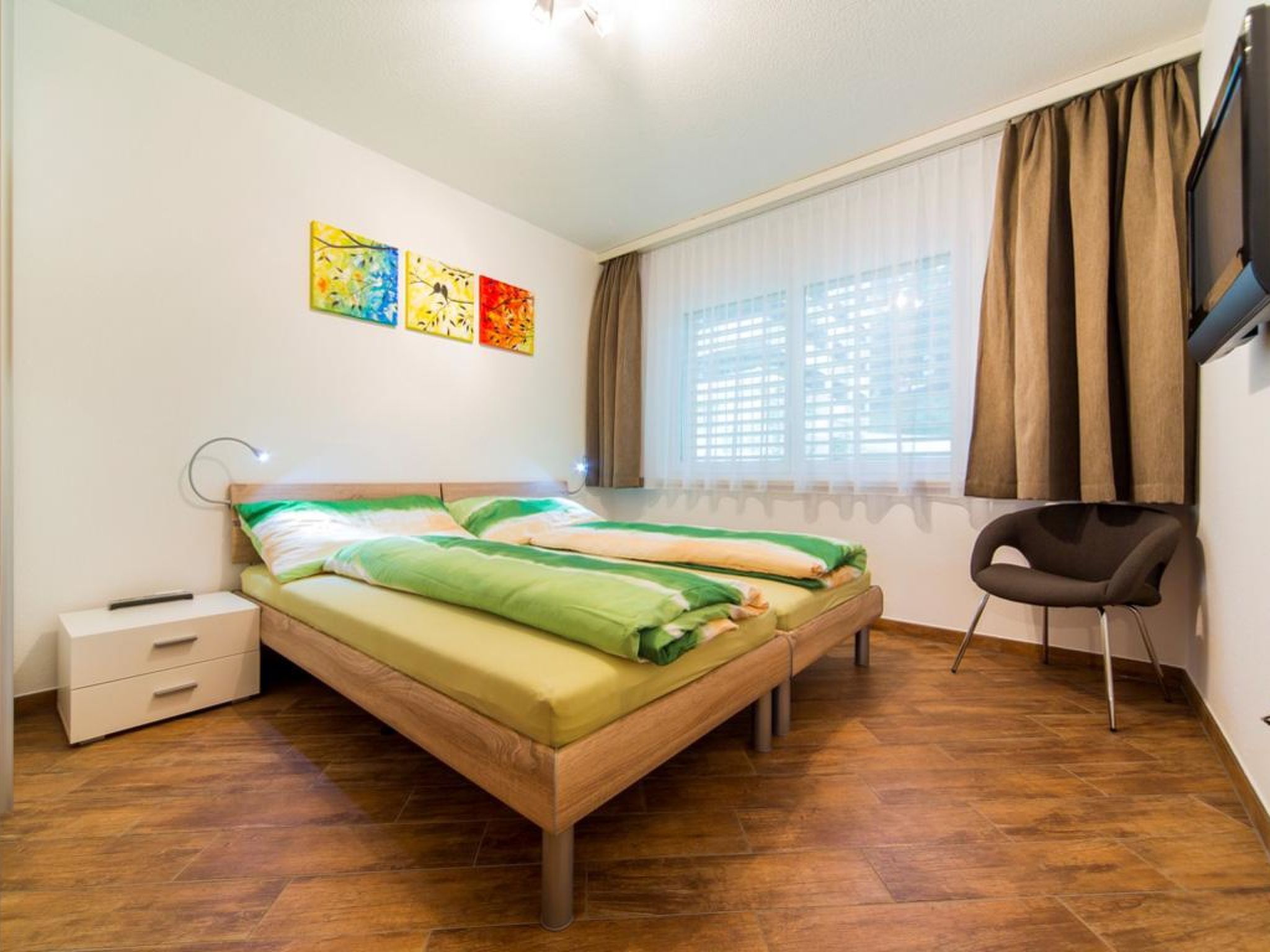 Photo of Ambassador B13 # 4-bed apartment, Dusche und Bad, WC