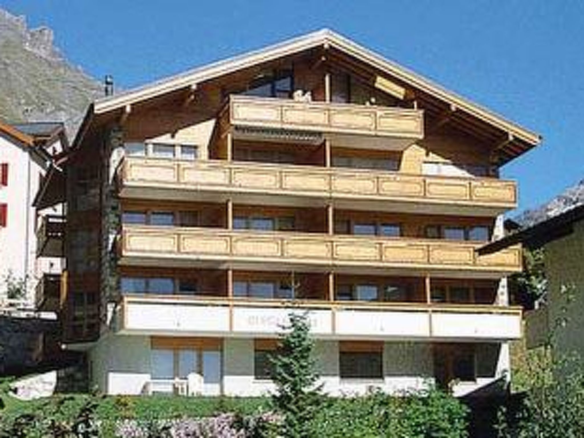 Photo of Bergkristall Leukerbad # 4-bed apartment, Dusche, WC