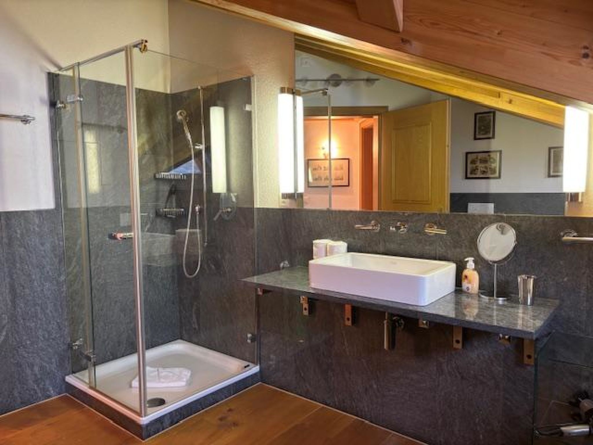 Edelweiss B 41 # 4-bed apartment, Dusche und Bad, WC - Binnen