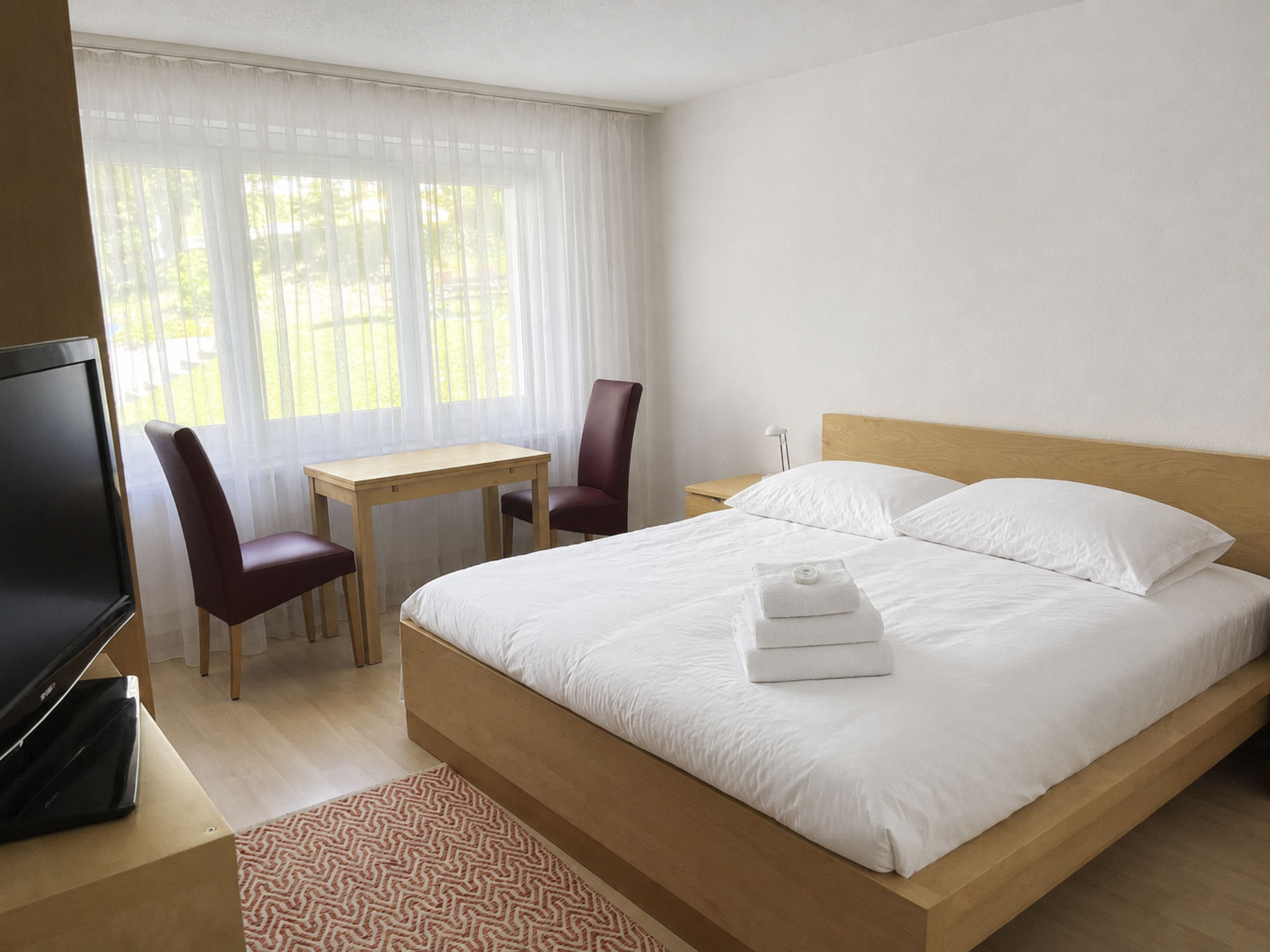 Photo of Majesta Leukerbad # 6-bed apartment, Dusche und Bad, WC