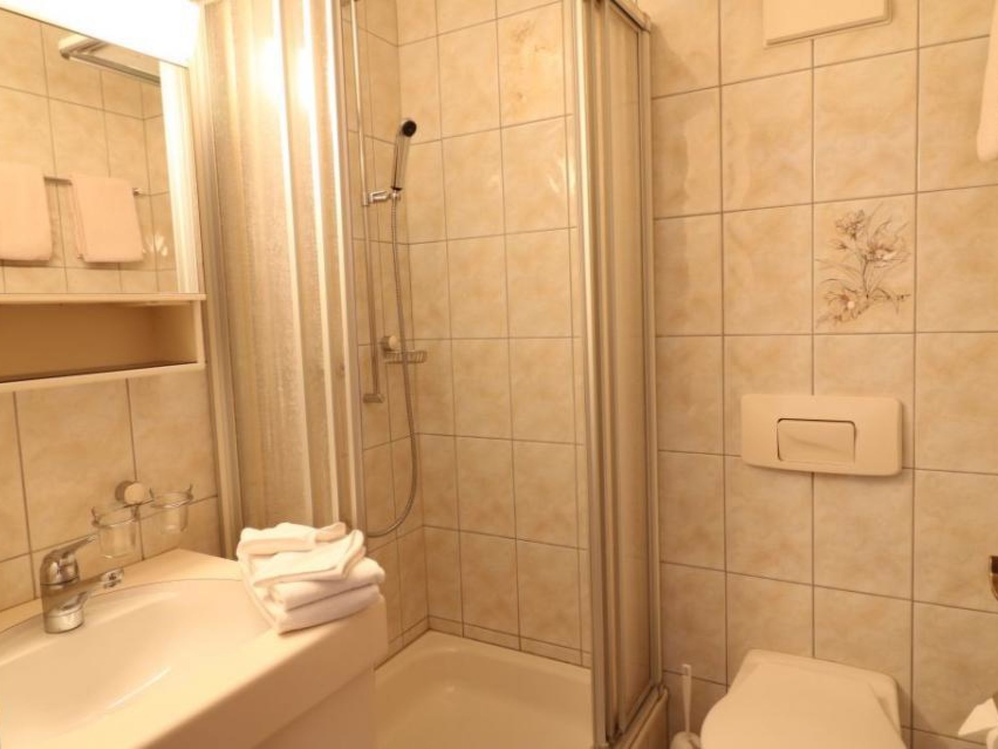 Adlerhorst Leukerbad # 2-bed apartment, Dusche, WC - Image-tags.info