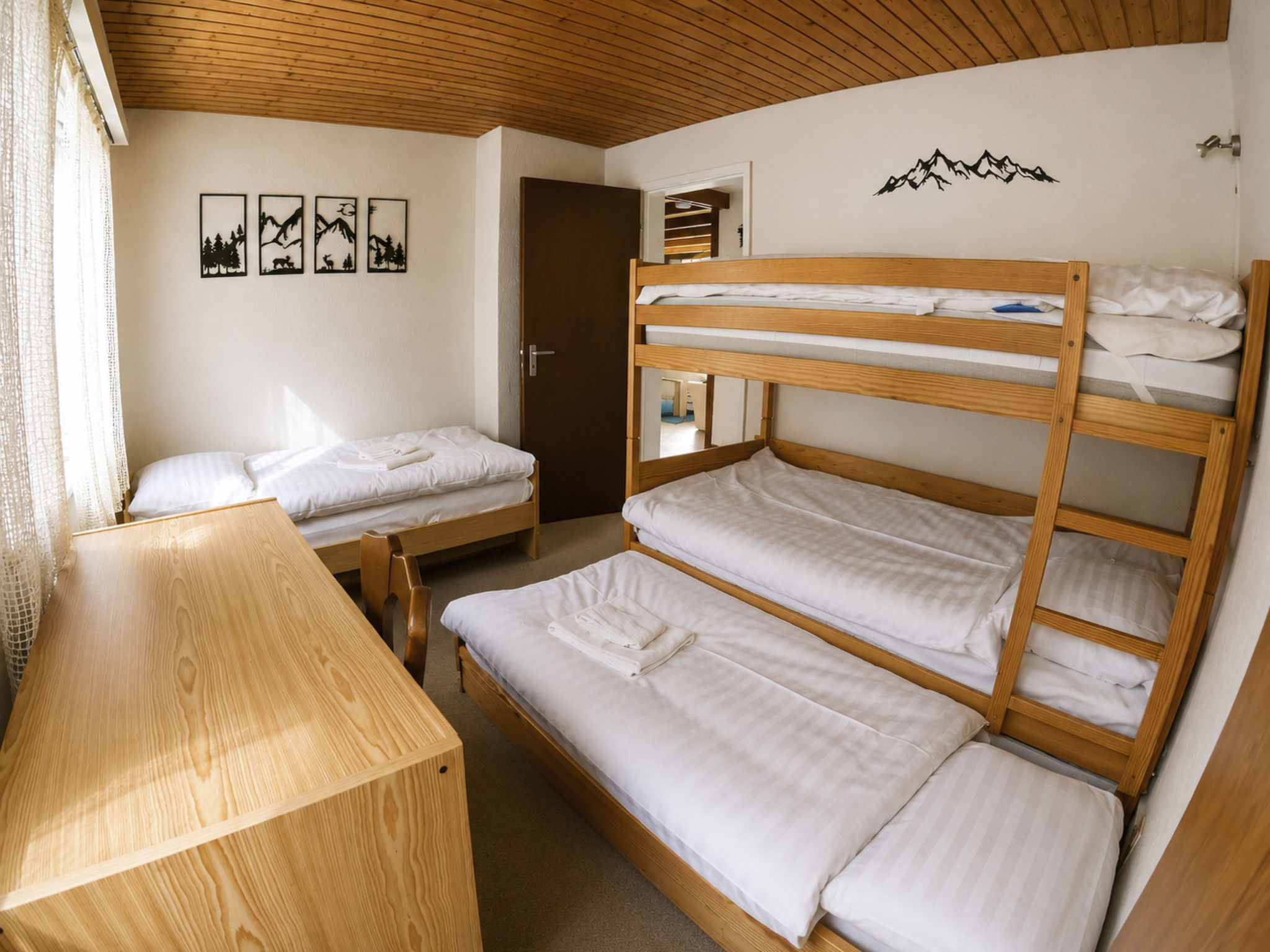 Residenz Clabina Leukerbad # 6-bed apartment, Bad, WC - Inside