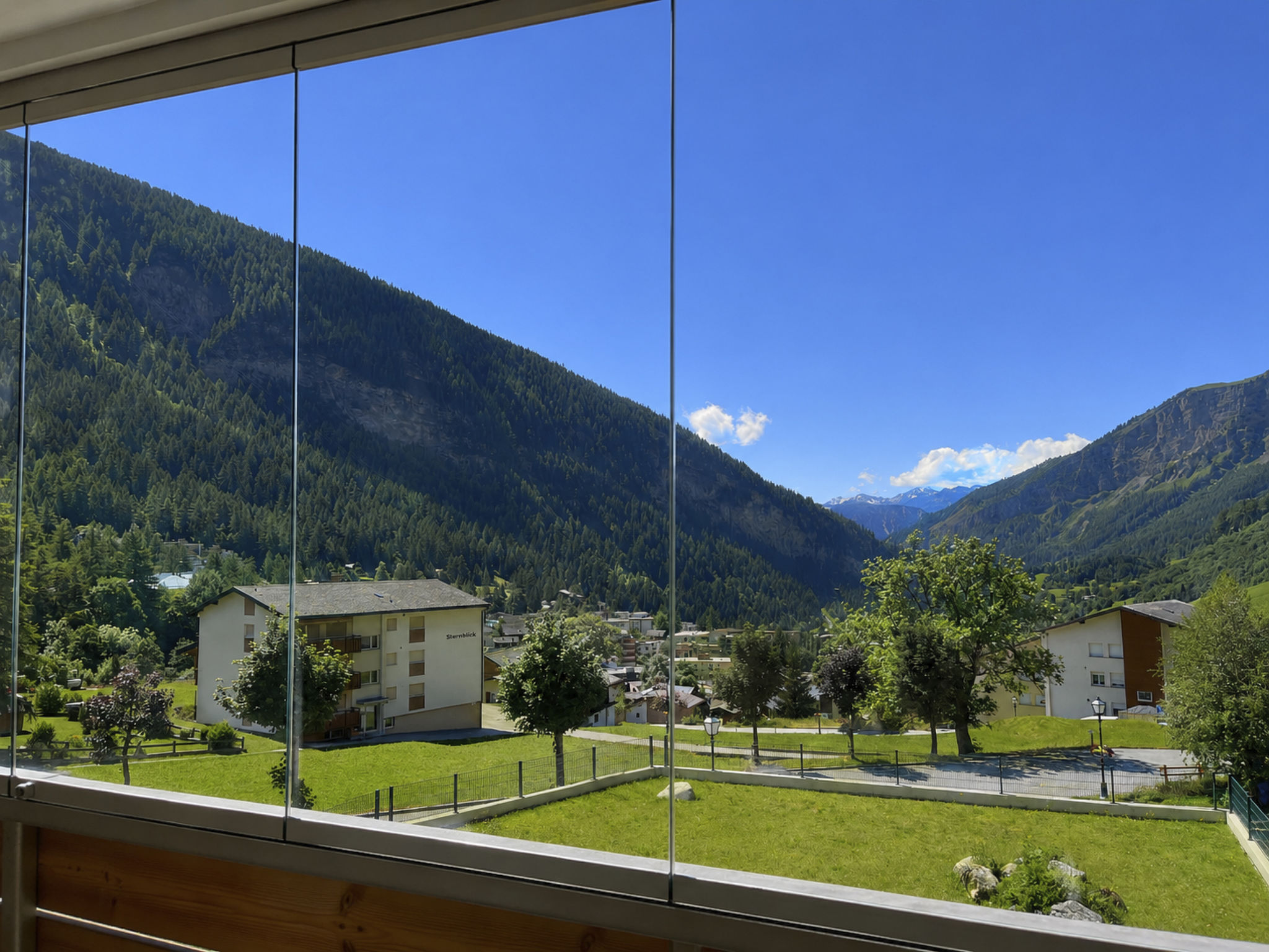 Majesta Leukerbad # 6-bed apartment, Dusche oder Bad, WC