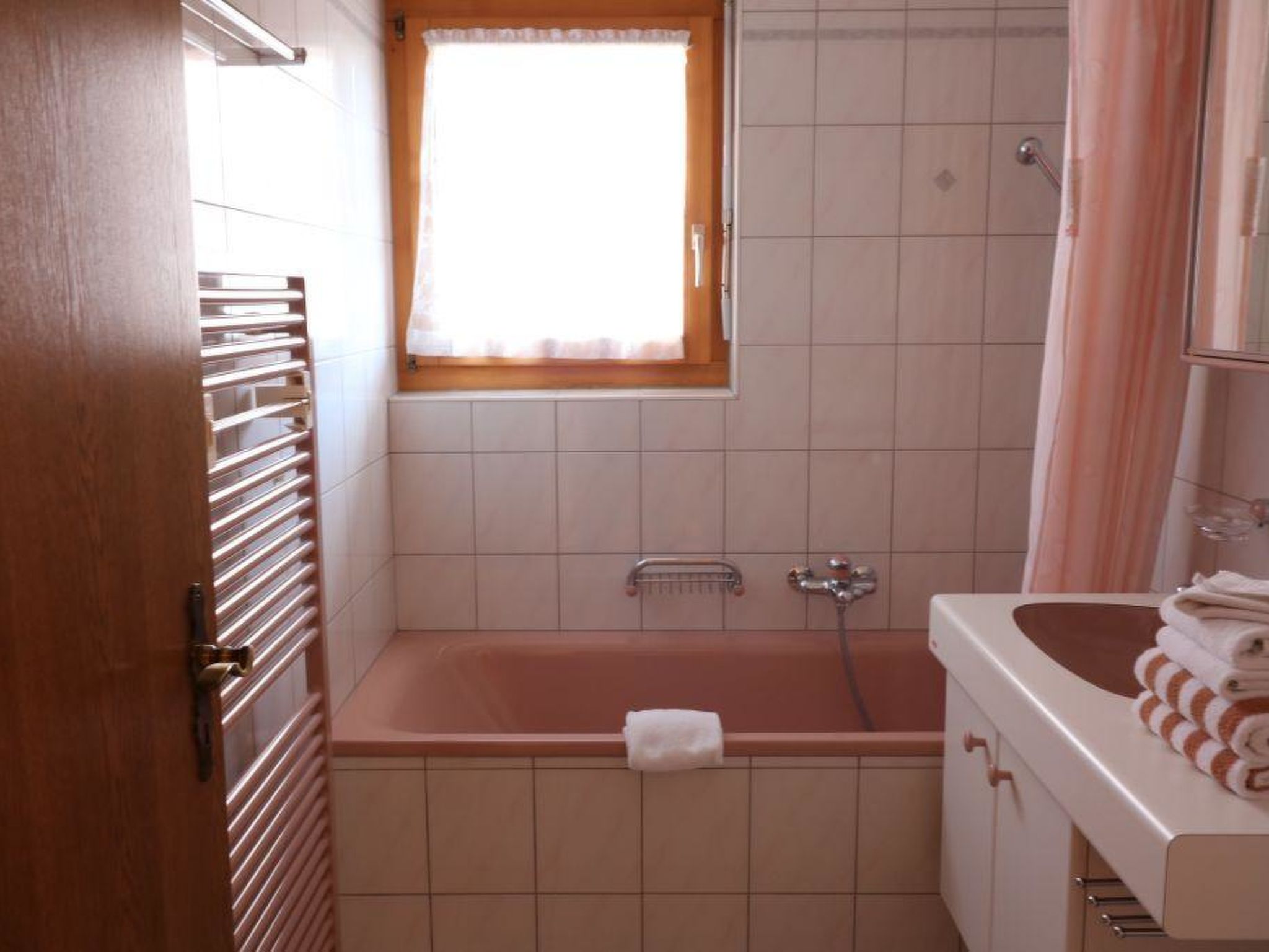 Adlerhorst Leukerbad # 4-bed apartment, Bad, WC - Image-tags.info