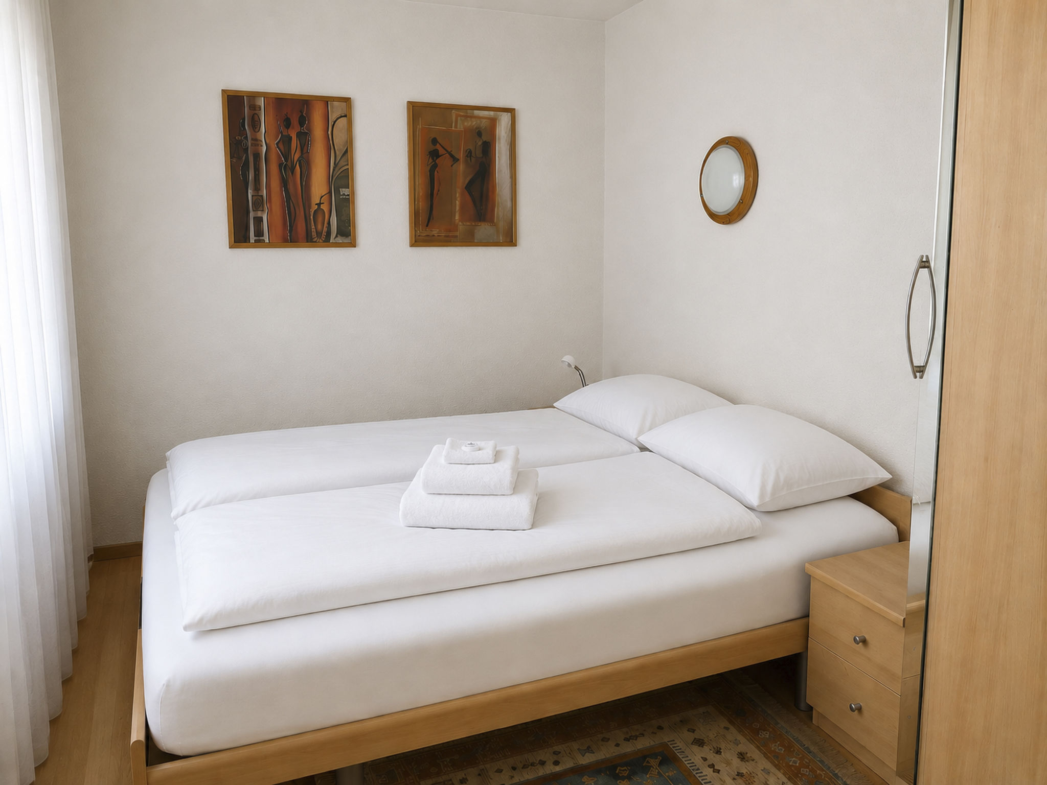 Photo of Majesta Leukerbad # 6-bed apartment, Dusche und Bad, WC