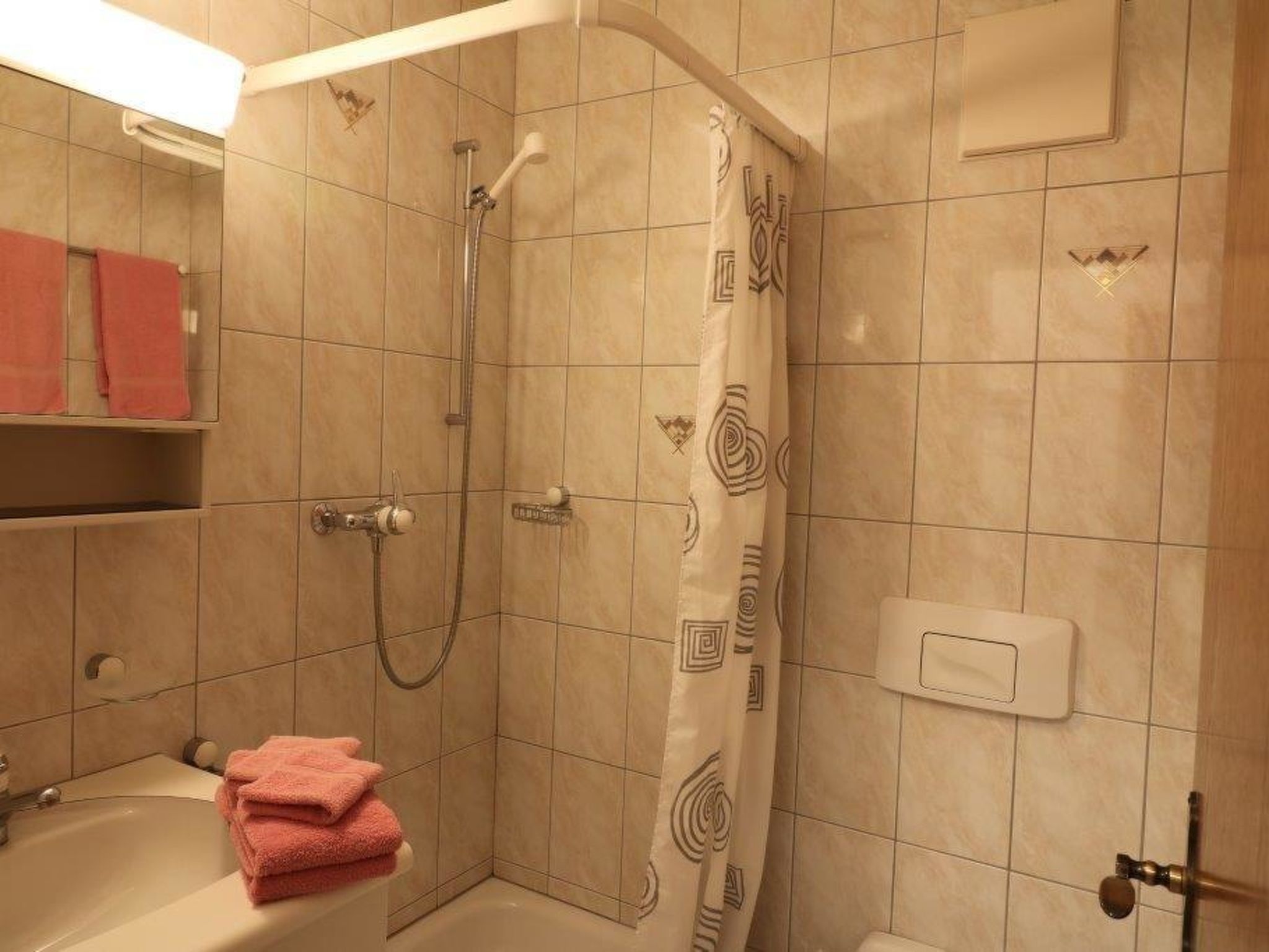 Adlerhorst Leukerbad # 2-bed apartment, Dusche, WC - Image-tags.info