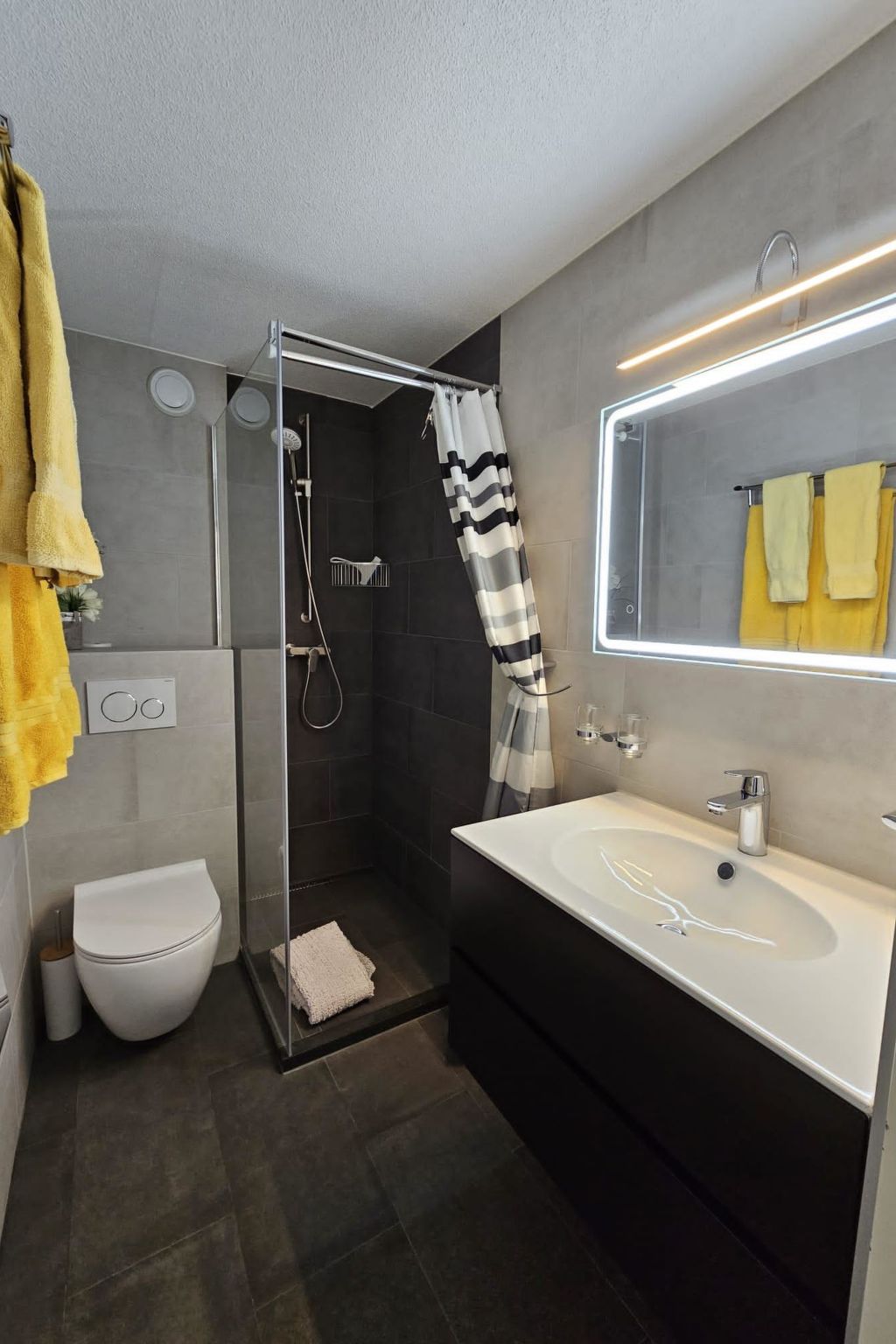 Domino 24 # 4-bed apartment, Dusche, WC 4-bed apartment, Dusche, WC - Image-tags.info