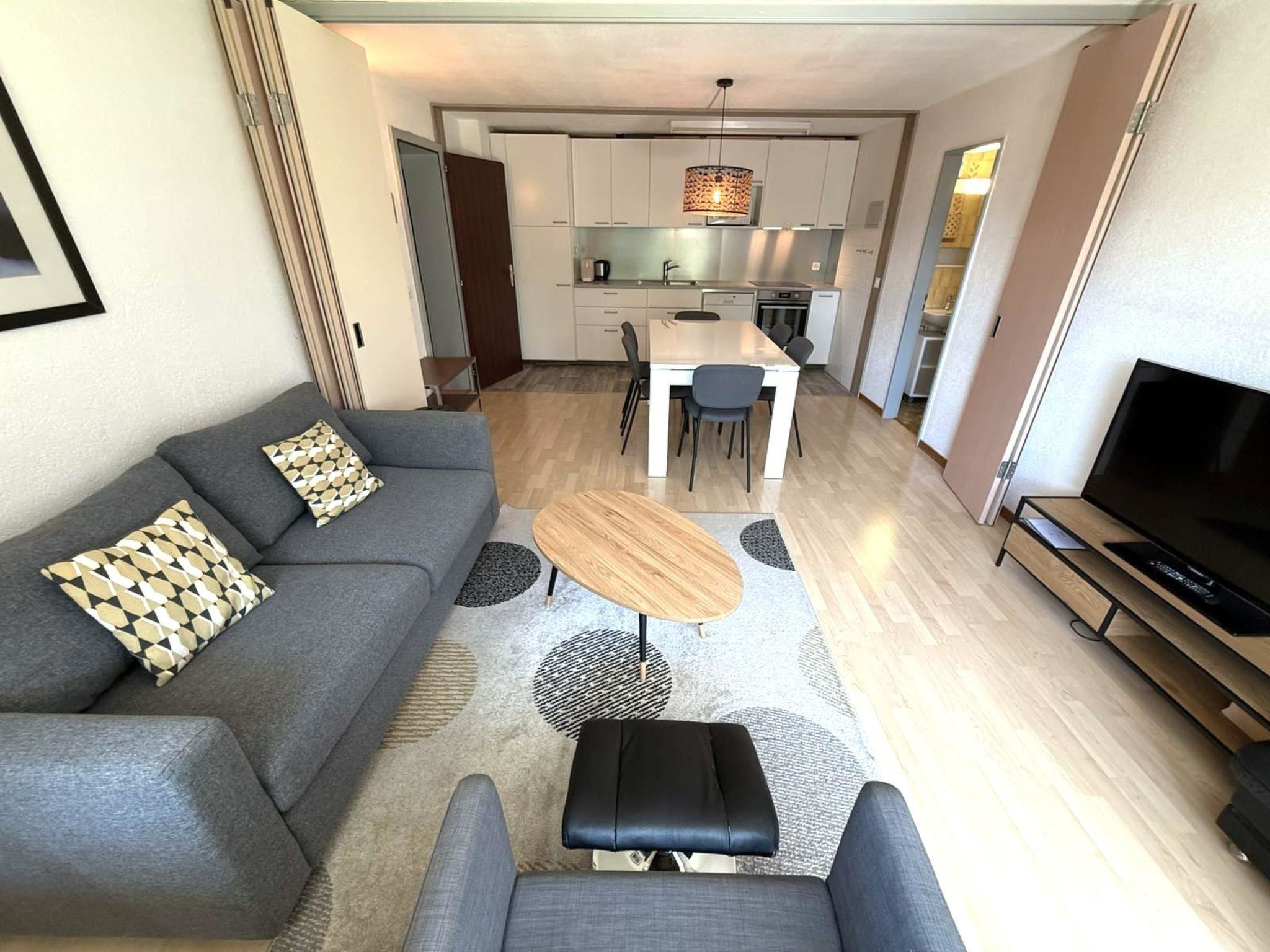 Photo of Royal 32 # 6-bed apartment, Dusche, WC 6-Bettwohnung, Dusche, WC