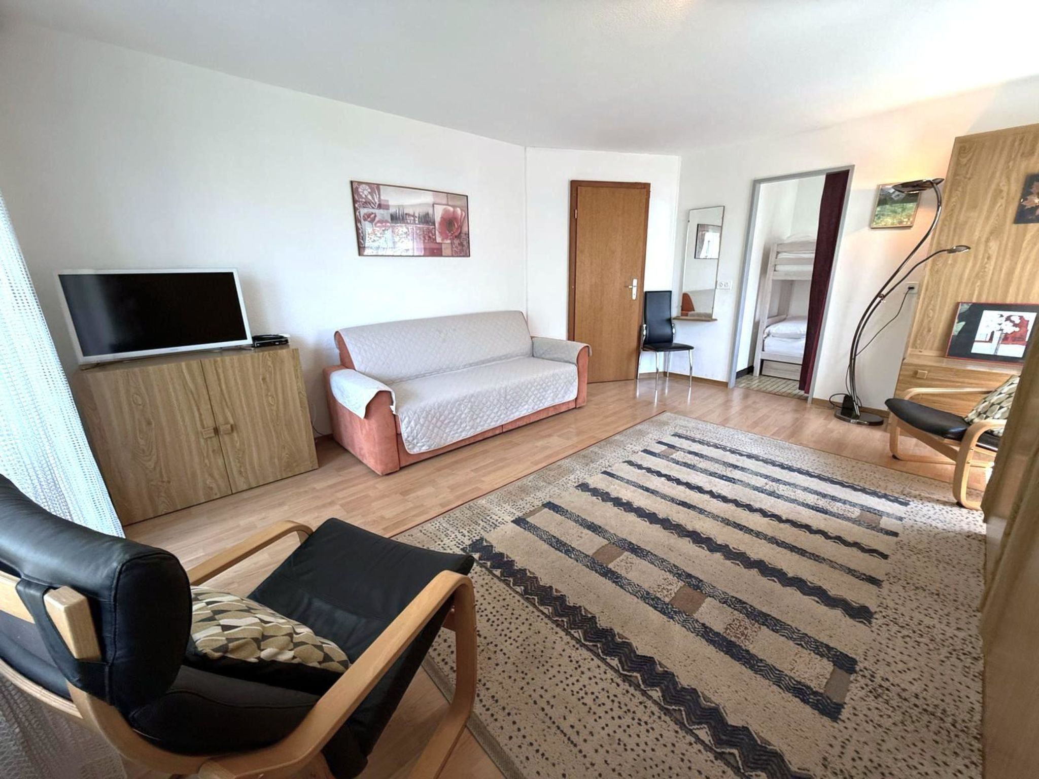 Photo of Royal 32 # 6-bed apartment, Dusche, WC 6-Bettwohnung, Dusche, WC