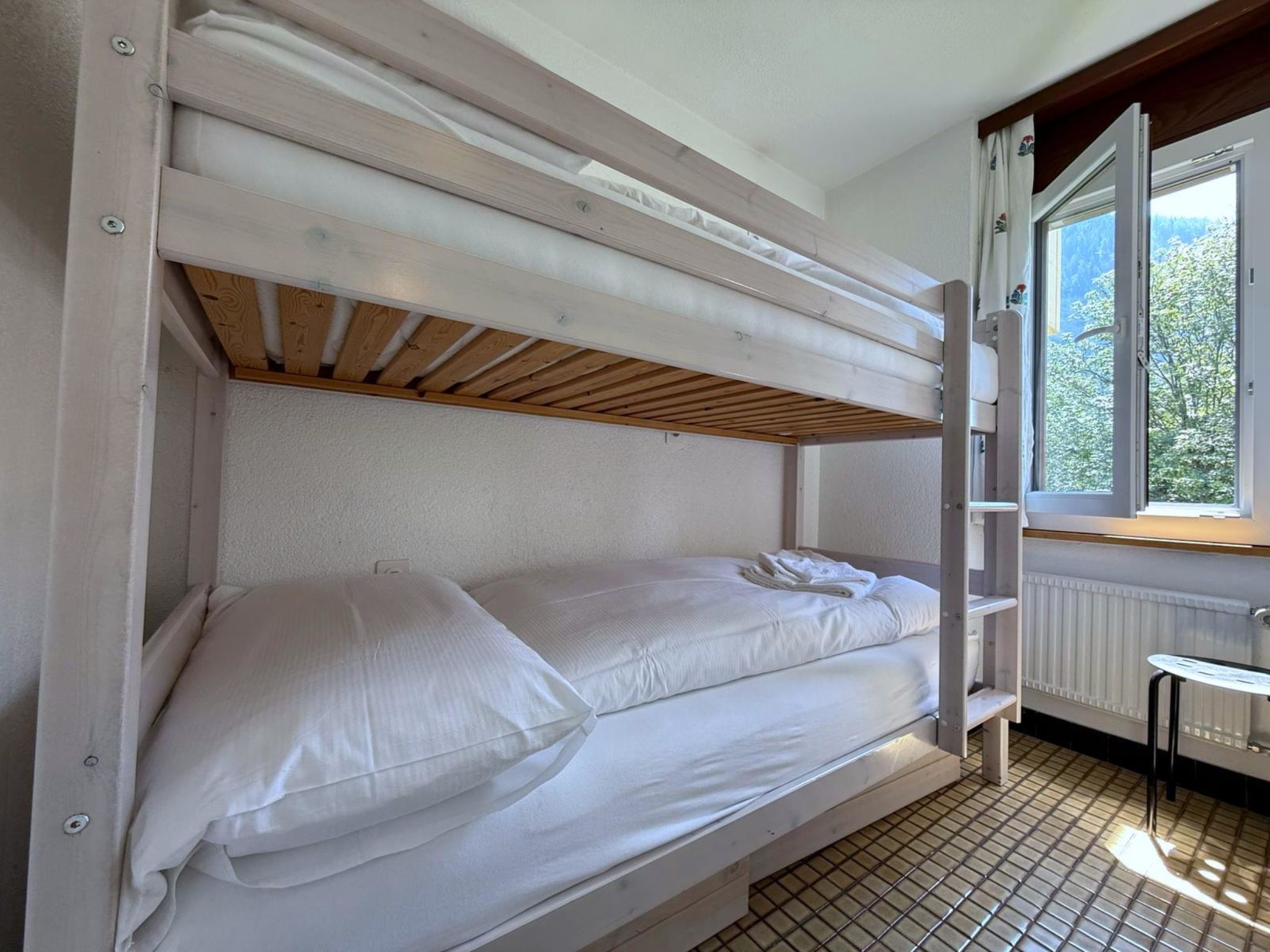 Photo of Royal 32 # 6-bed apartment, Dusche, WC 6-Bettwohnung, Dusche, WC
