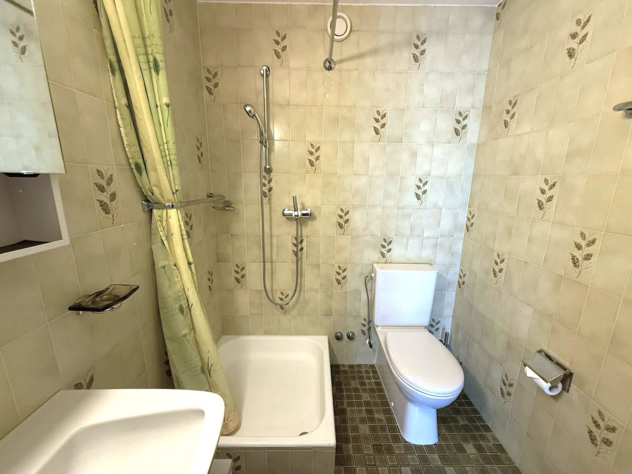 Photo of Royal 32 # 6-bed apartment, Dusche, WC 6-Bettwohnung, Dusche, WC