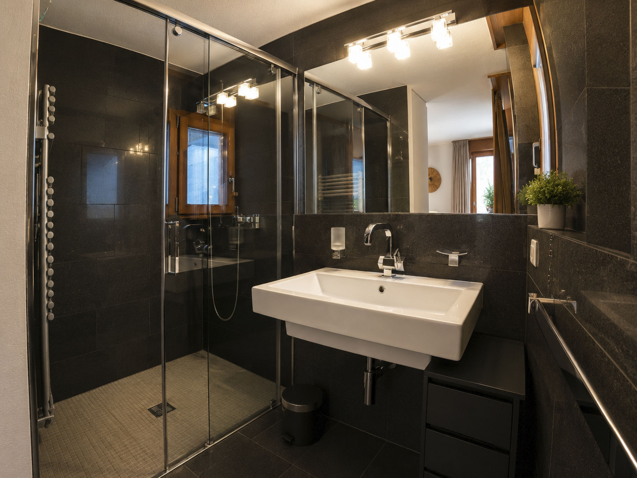 Residenz Christina Leukerbad # 5-bed apartment, Dusche, WC