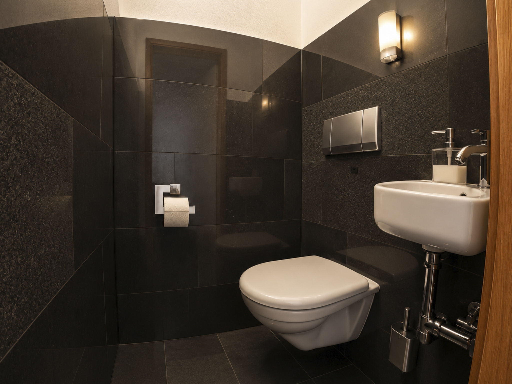 Residenz Christina Leukerbad # 5-bed apartment, Dusche, WC - Image-tags.info