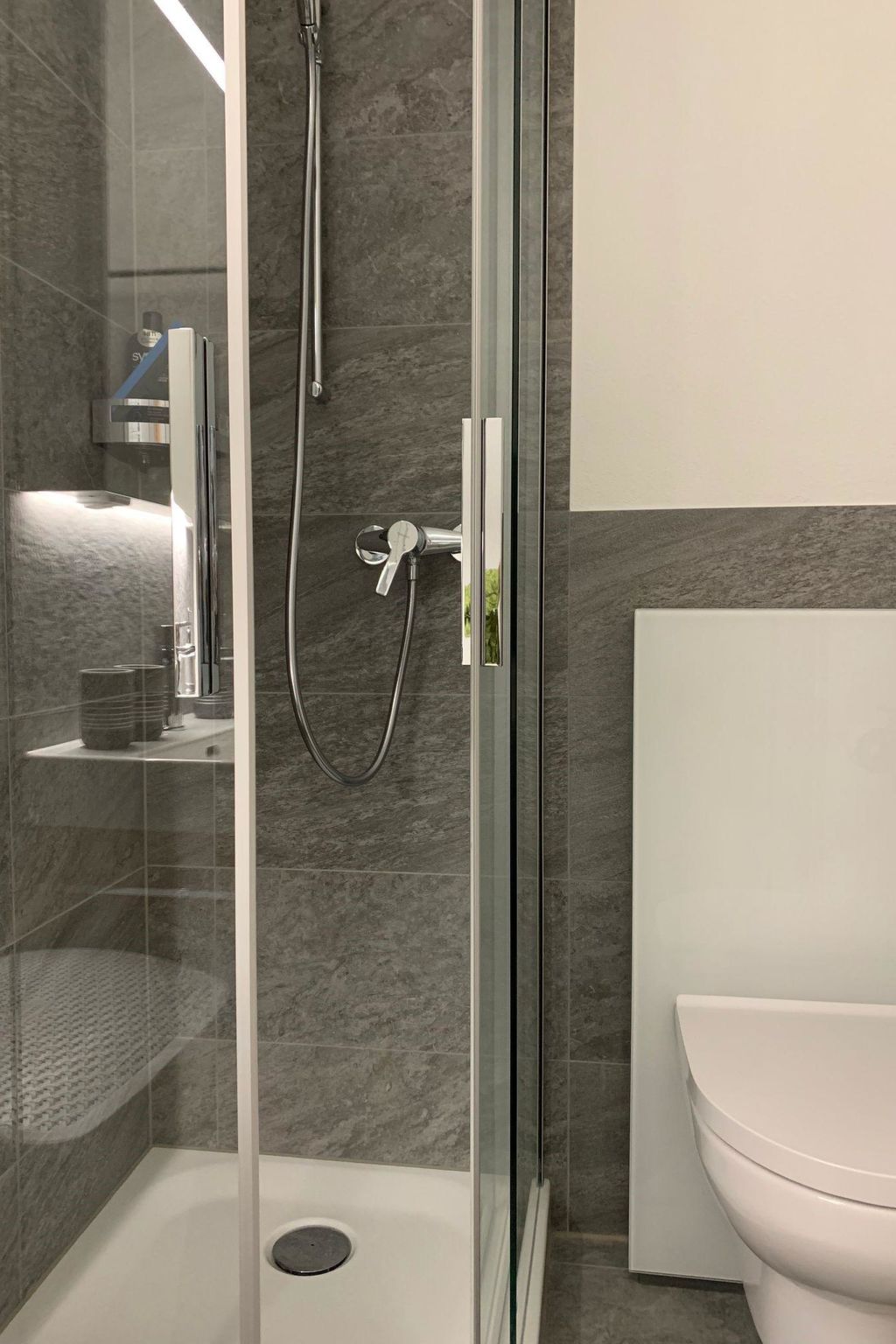 Perle "Balmhoru" # 5-bed apartment, Dusche, WC 5-Bettwohnung, Dusche, WC - Dedans