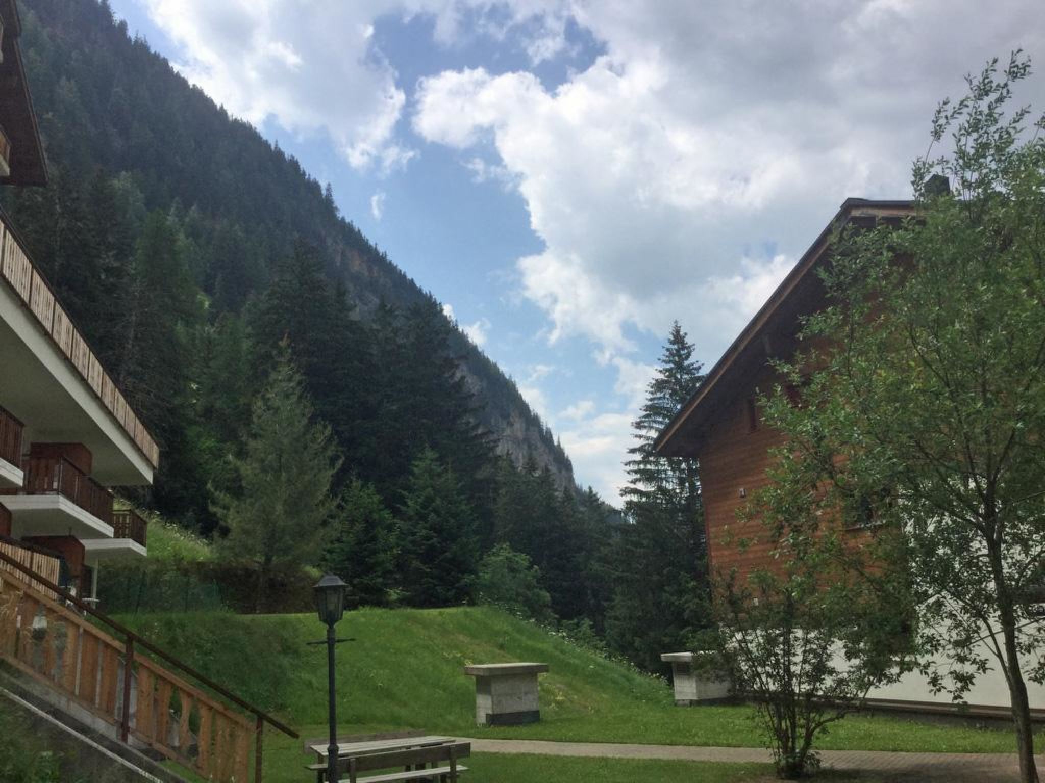 Photo of Les Naturelles B 106 # 5-bed apartment, Dusche und Bad, WC