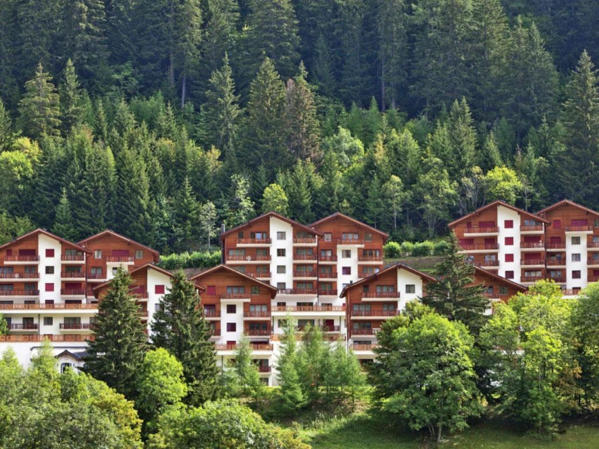 Photo of Les Naturelles B 106 # 5-bed apartment, Dusche und Bad, WC