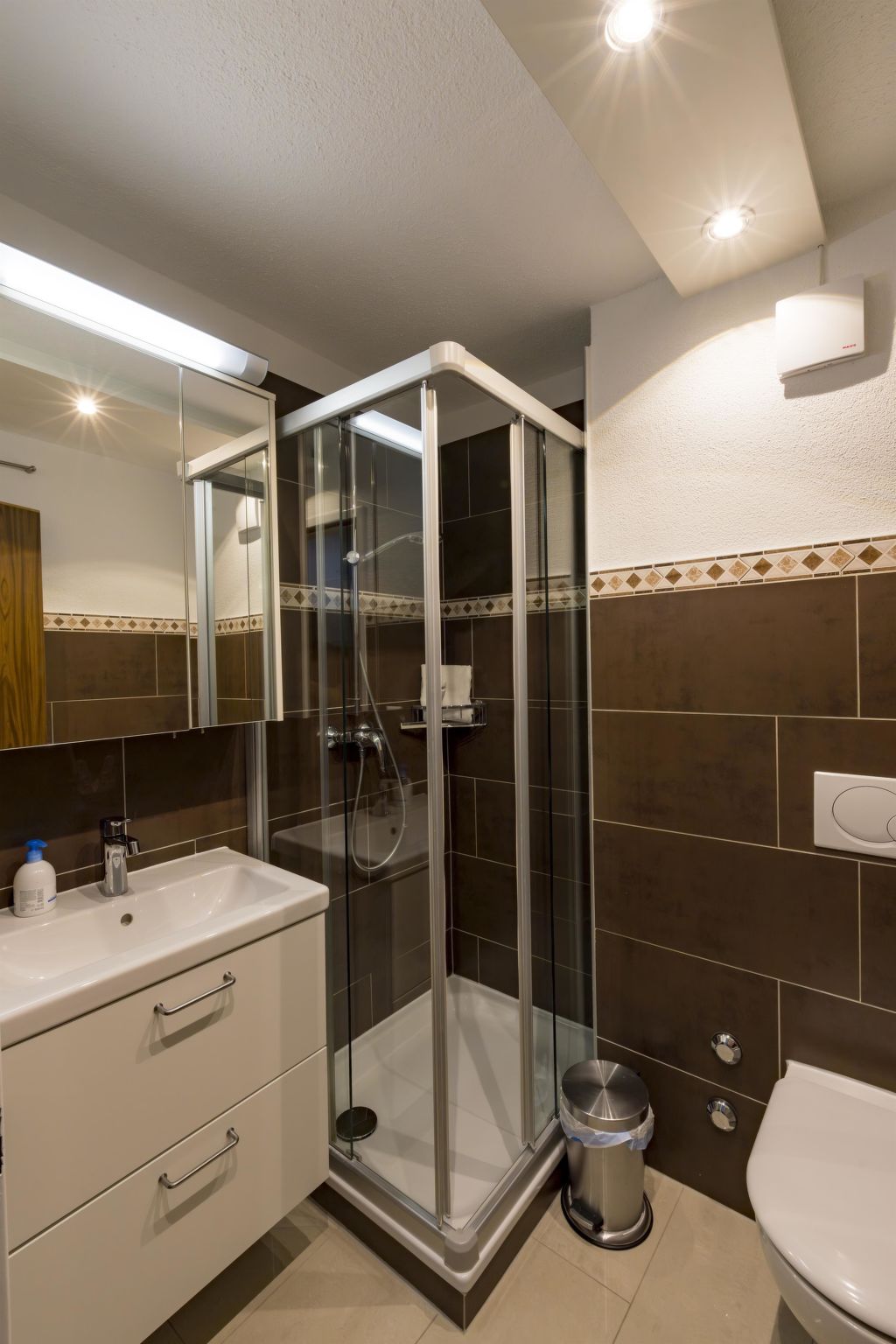 Photo of Olympia 54 # 2-bed apartment, Dusche, WC 2-Bettwohnung, Dusche, WC