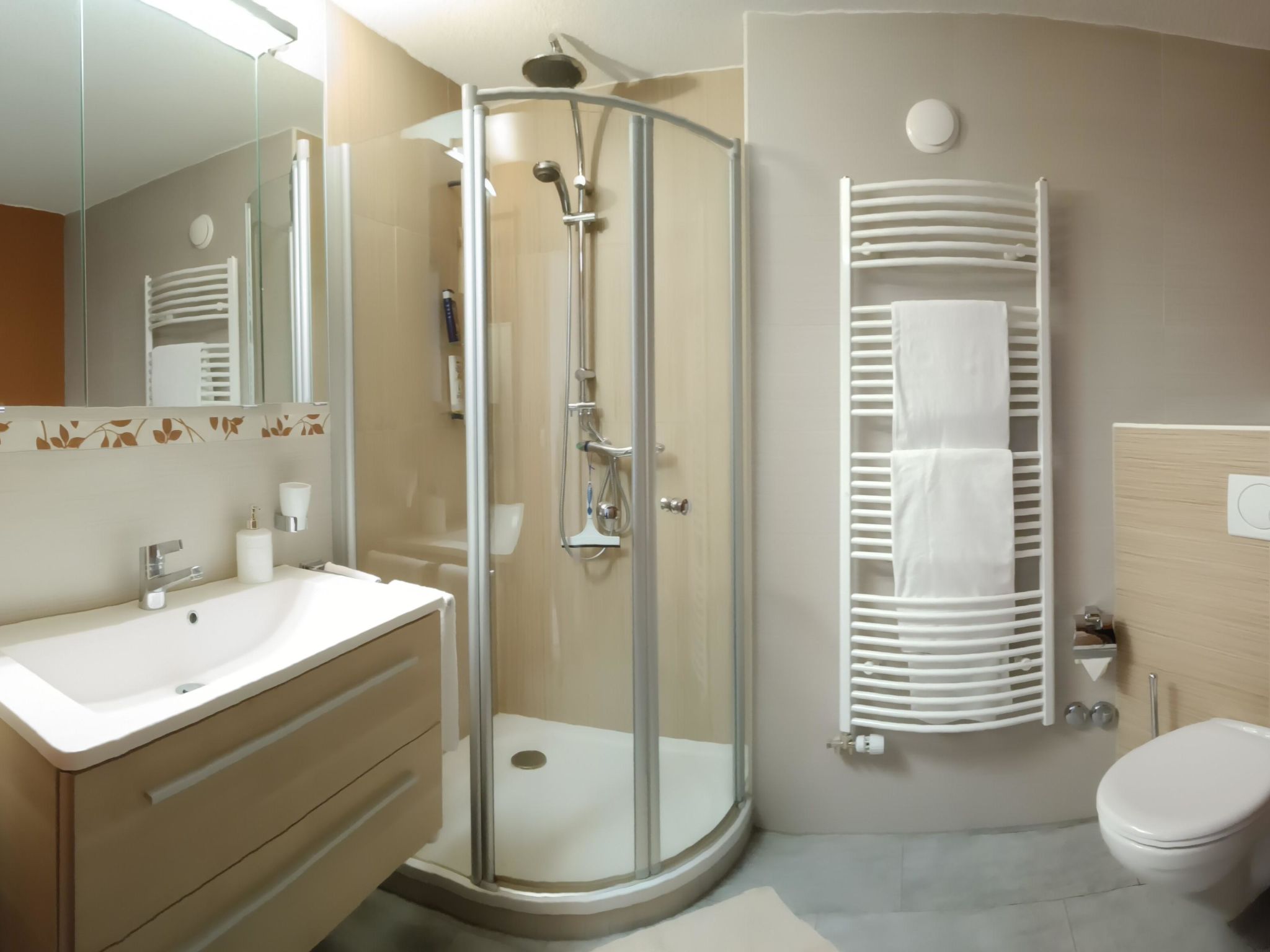 Frégate 44 # 4-bed apartment, Dusche, WC 4-Bettwohnung, Dusche, WC - Image-tags.info