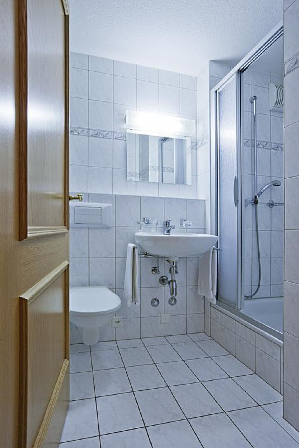 Photo of Les Naturelles B 306 # 6-bed apartment, Dusche und Bad, WC