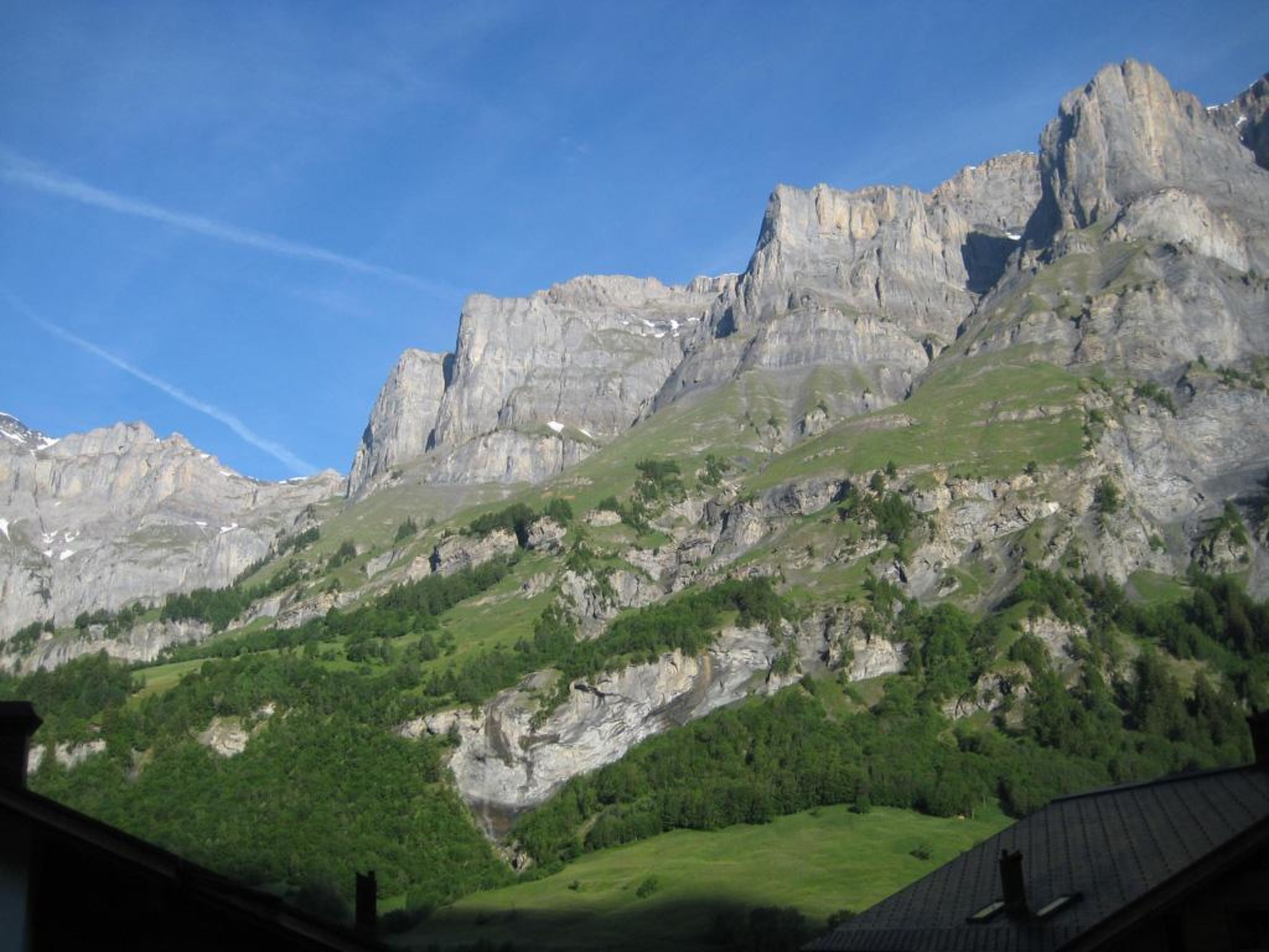 Photo of Les Naturelles B 306 # 6-bed apartment, Dusche und Bad, WC