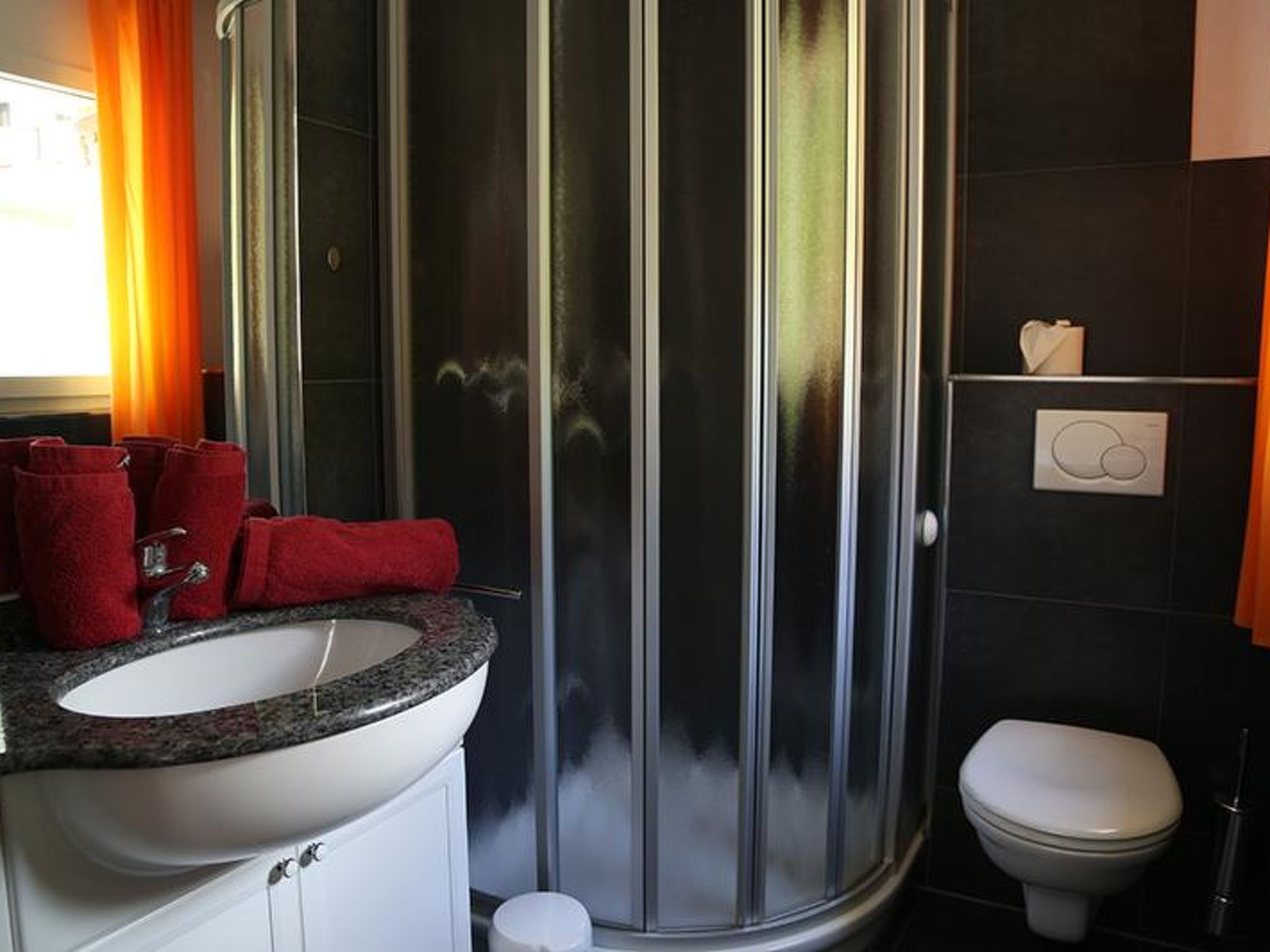 Edelweiss D 11 # 4-bed apartment, Dusche, WC 4-Bettwohnung, Dusche, WC - Image-tags.info