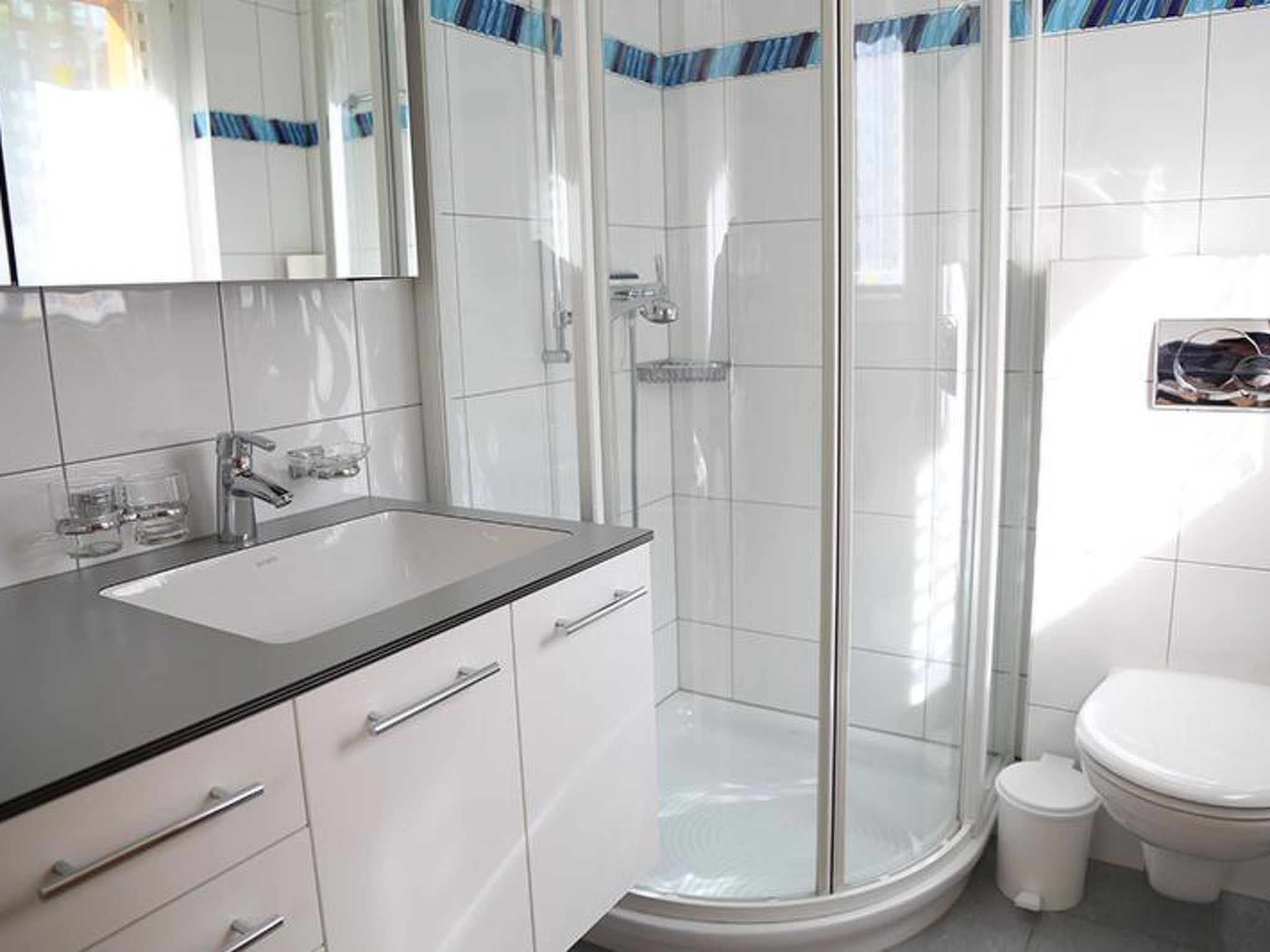 Edelweiss E 21 # 4-bed apartment, Dusche, WC 4-Bettwohnung, Dusche, WC - Image-tags.info