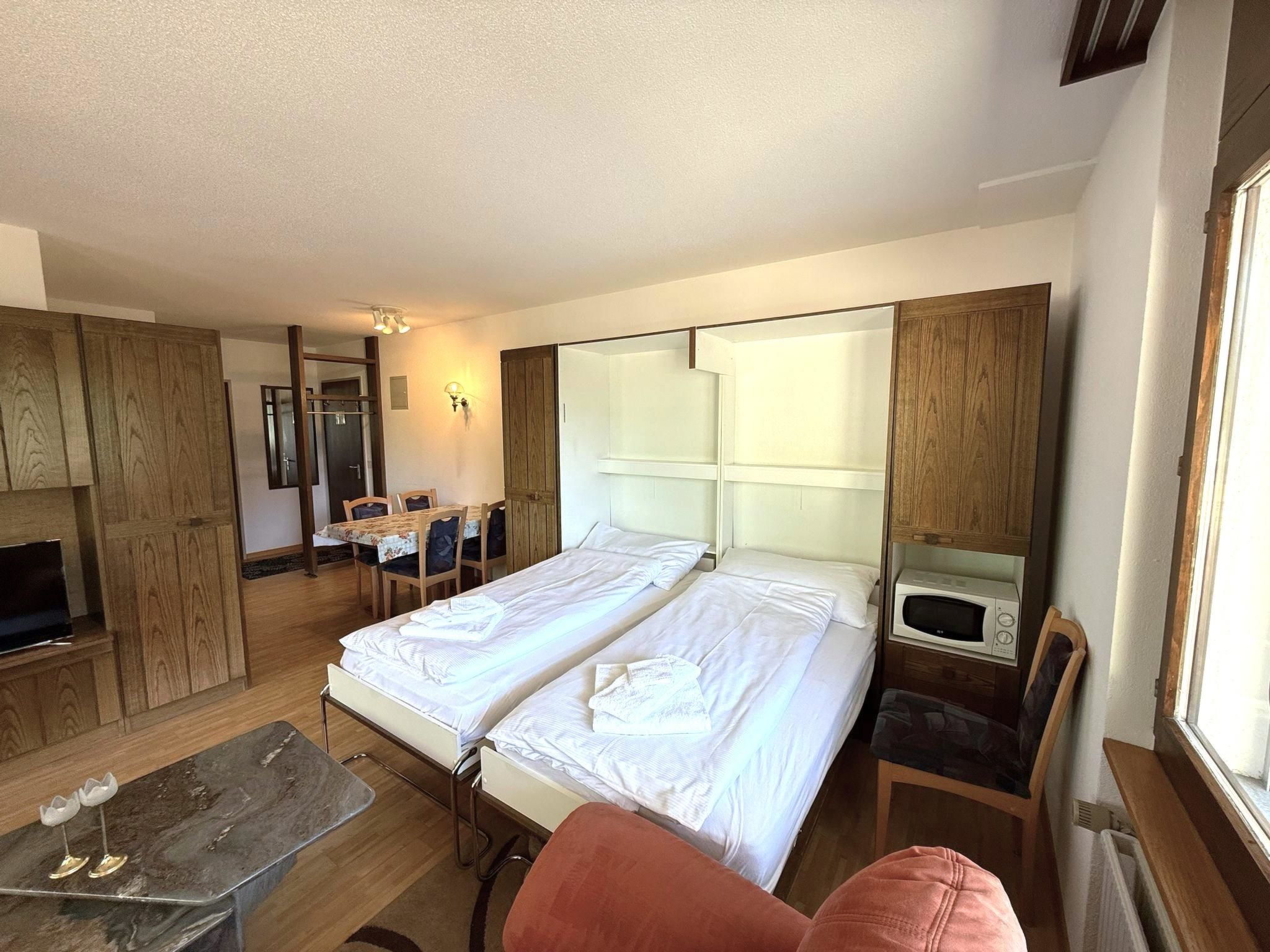Royal 51 # 4-bed apartment, Bad, WC 4-Bettwohnung, Bad, WC - Drinnen