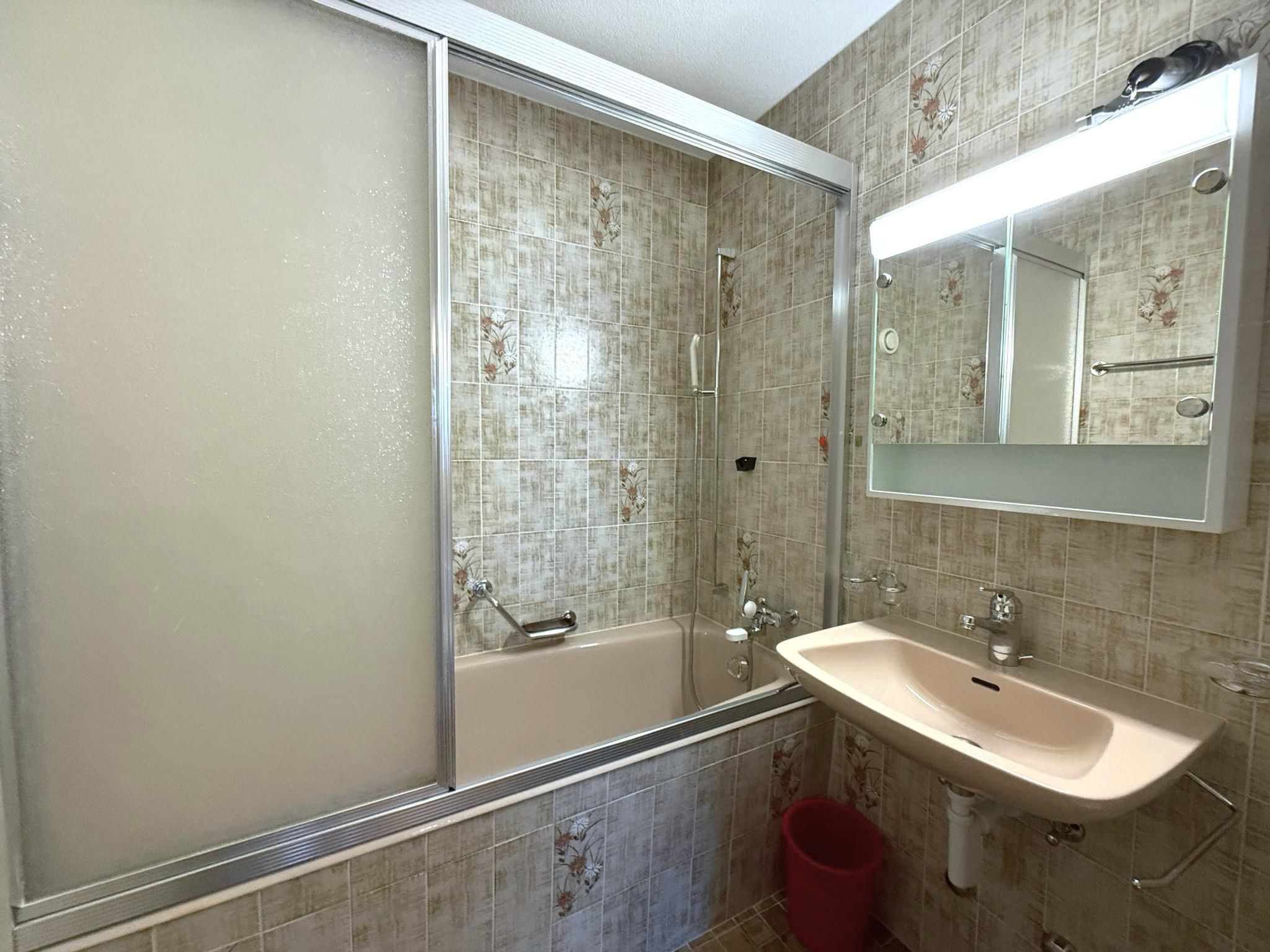 Royal 51 # 4-bed apartment, Bad, WC 4-Bettwohnung, Bad, WC - Drinnen