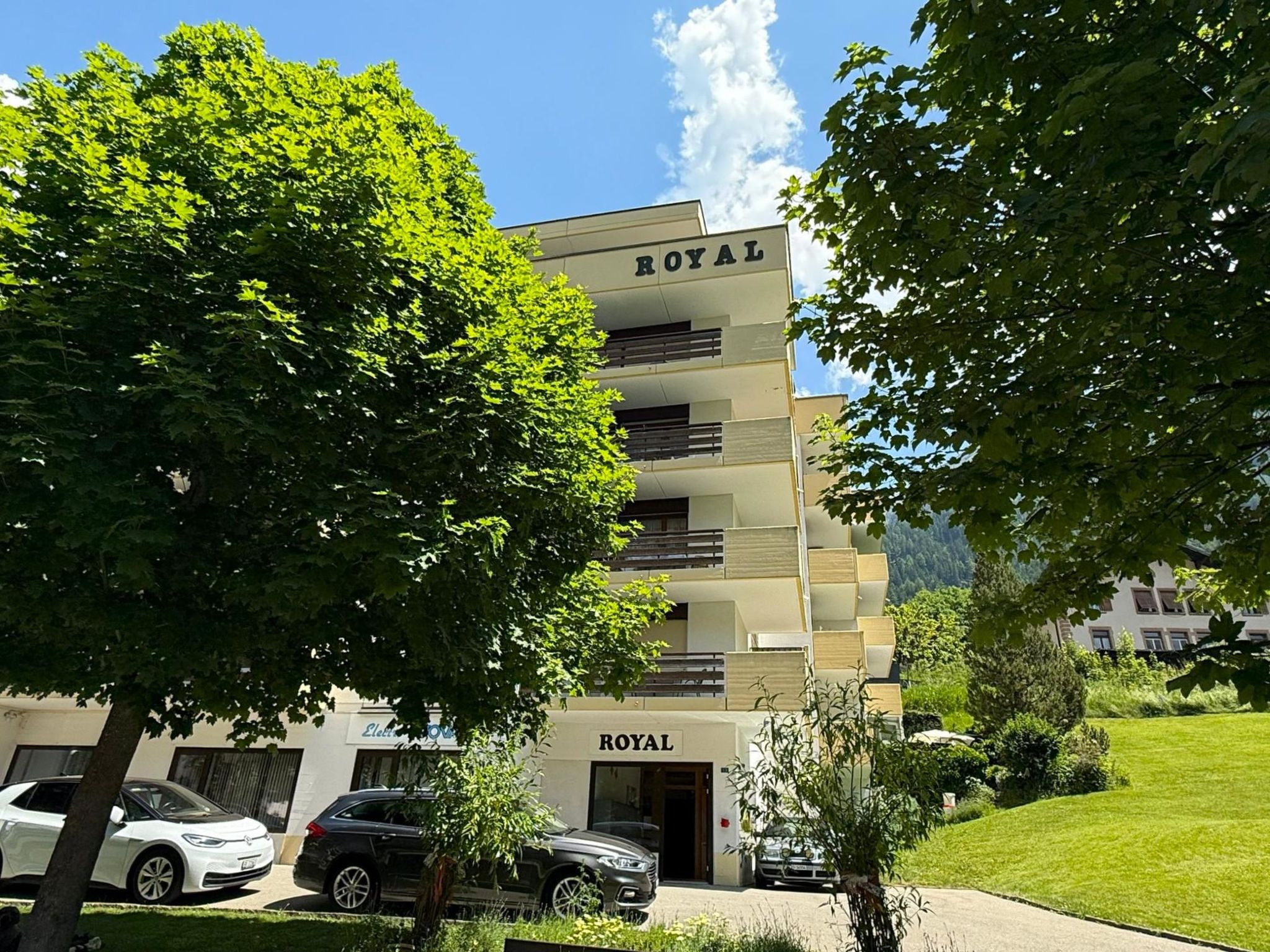 Photo of Royal 51 # 4-bed apartment, Bad, WC 4-Bettwohnung, Bad, WC