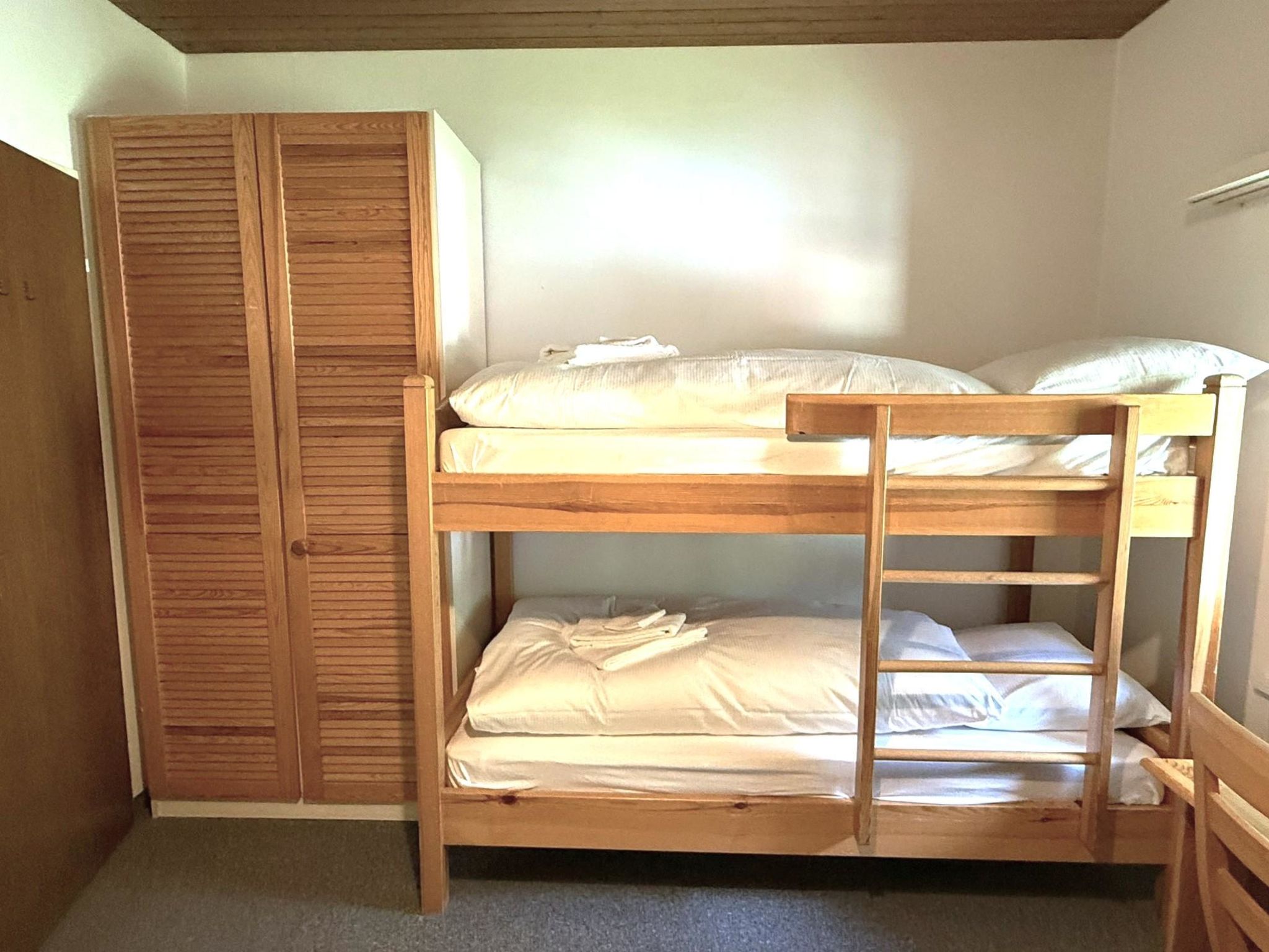 Clabina 32 # 6-bed apartment, Bad, WC 6-Bettwohnung, Bad, WC - Image-tags.info