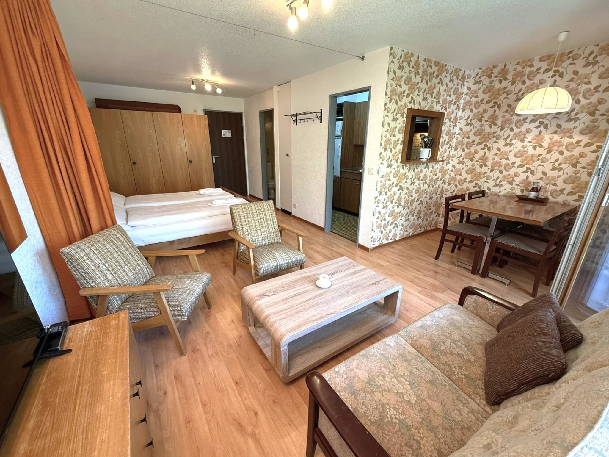 Royal 33 # 2-bed apartment, Dusche, WC 2-Bettwohnung, Dusche, WC - Image-tags.info