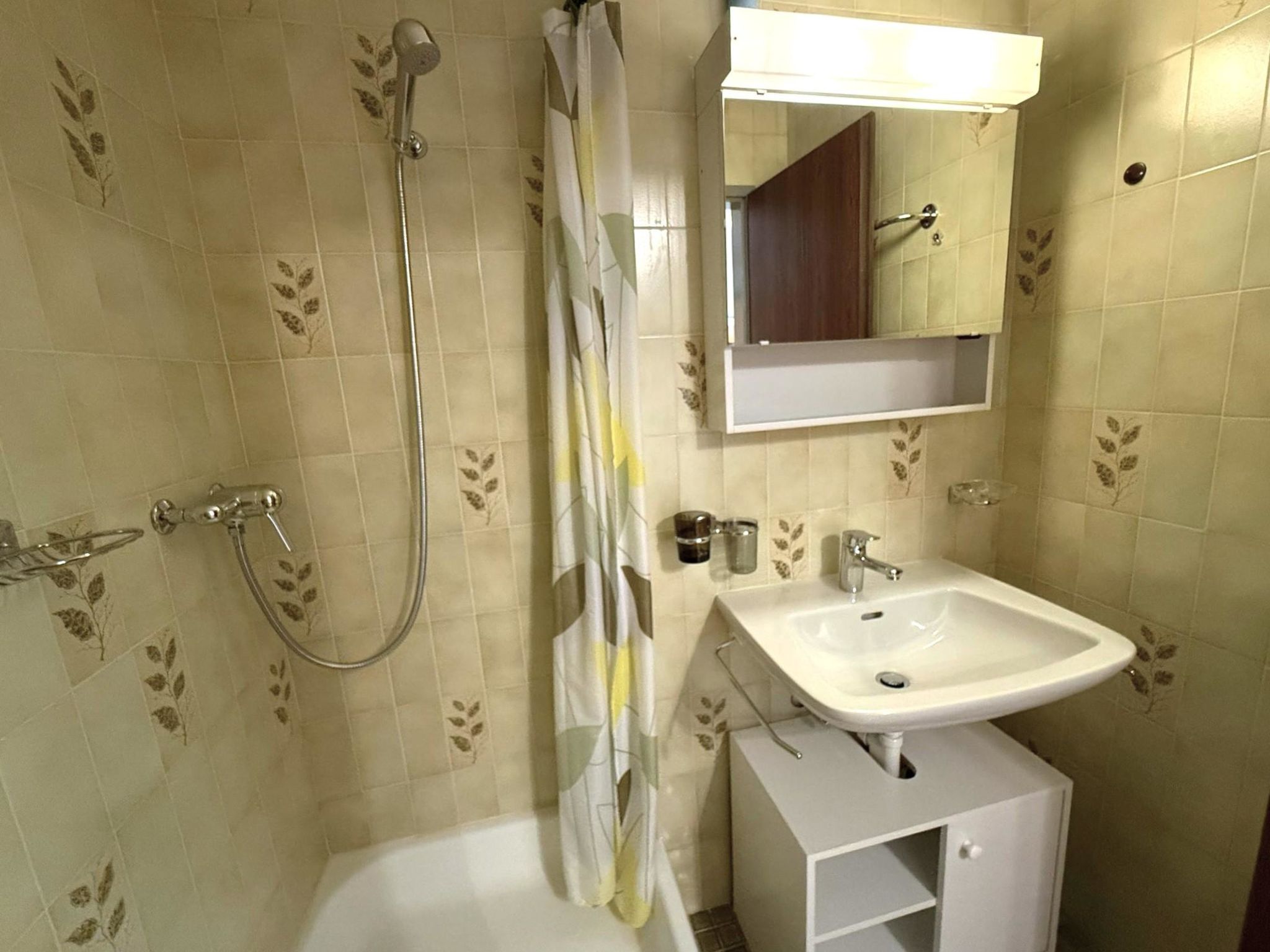 Royal 33 # 2-bed apartment, Dusche, WC 2-Bettwohnung, Dusche, WC - Image-tags.info