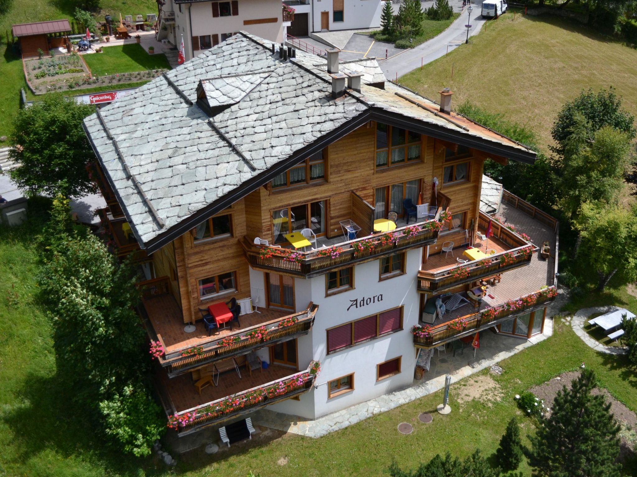 Photo of Adora Leukerbad # 6-bed apartment, Bad, WC