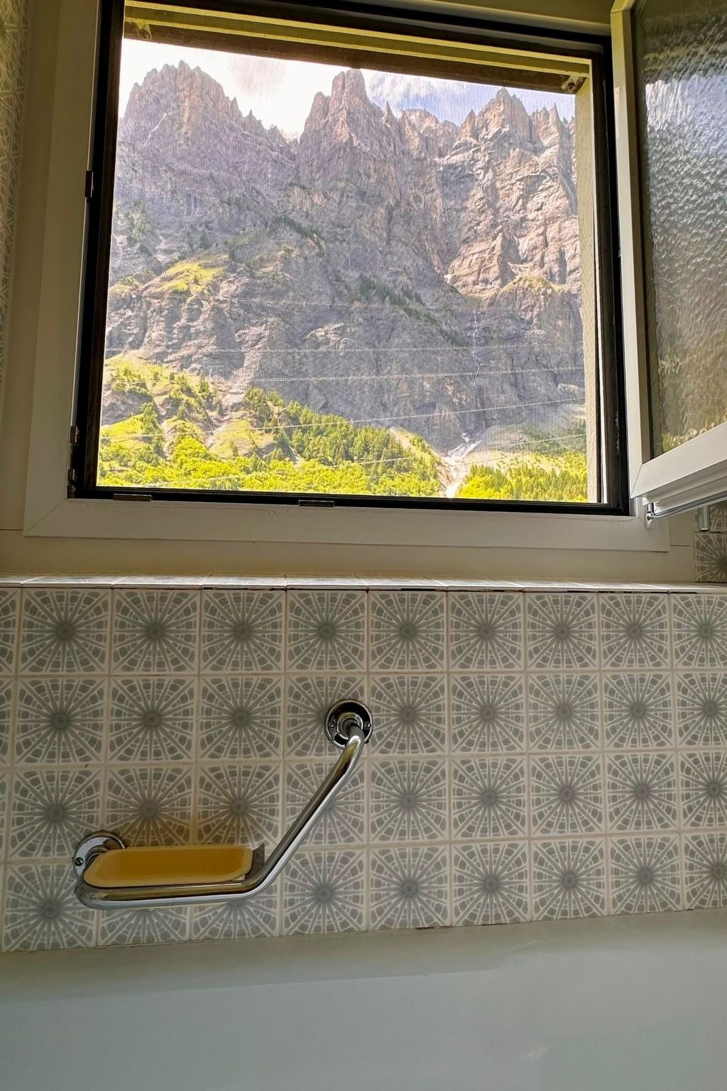 Photo of Residenz Belair Leukerbad # 4-bed apartment, Bad, WC