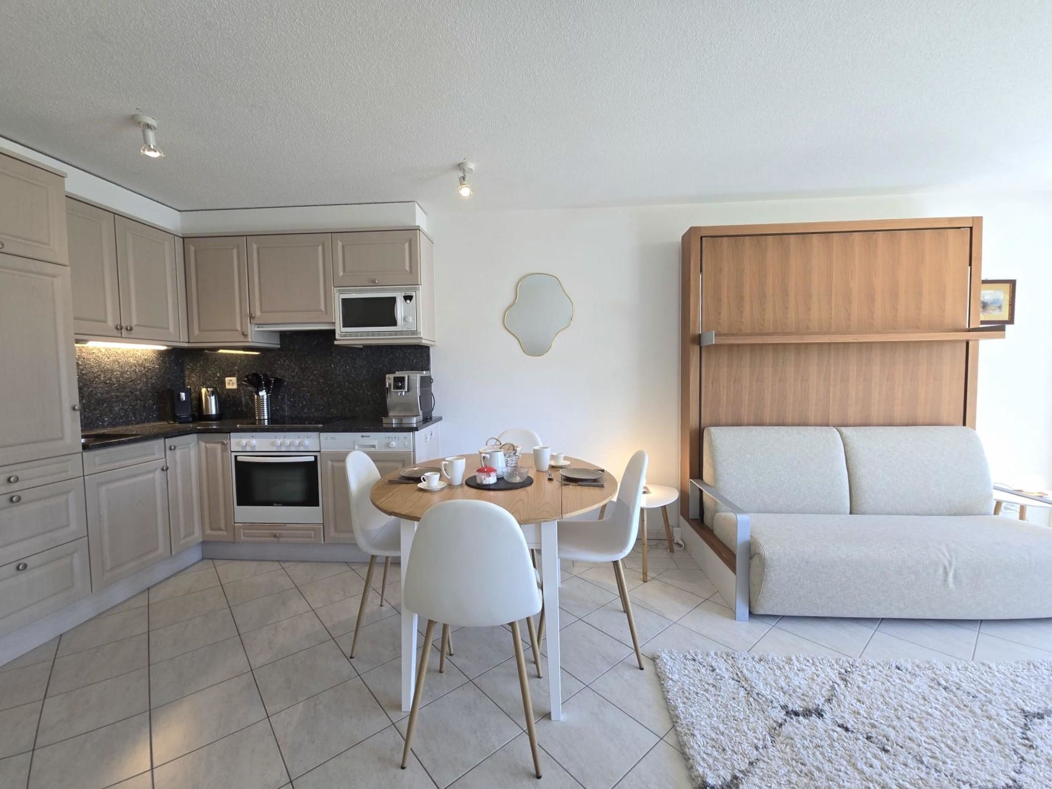 Château 15 # 2-bed apartment, Dusche, WC 2-bed apartment, Dusche, WC — view 5 of 28