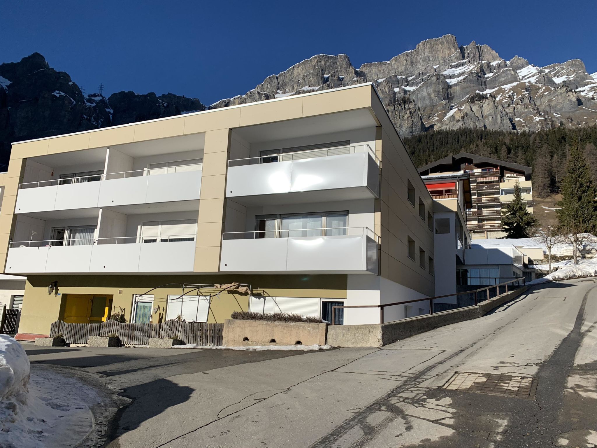 Photo of Salute 206 # 4-bed apartment, Dusche, WC 4-Bettwohnung, Dusche, WC