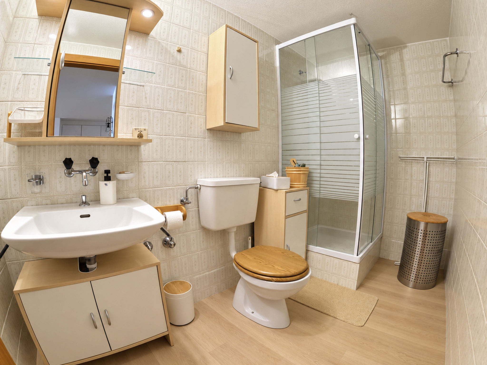 Photo of Residenz Albina Leukerbad # 4-bed apartment, Dusche, WC
