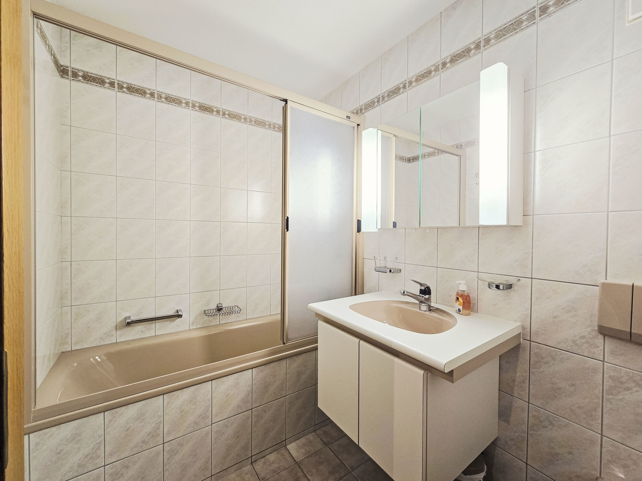 Appartement Gemmiblick – Salle de bains, photo 9 sur 25