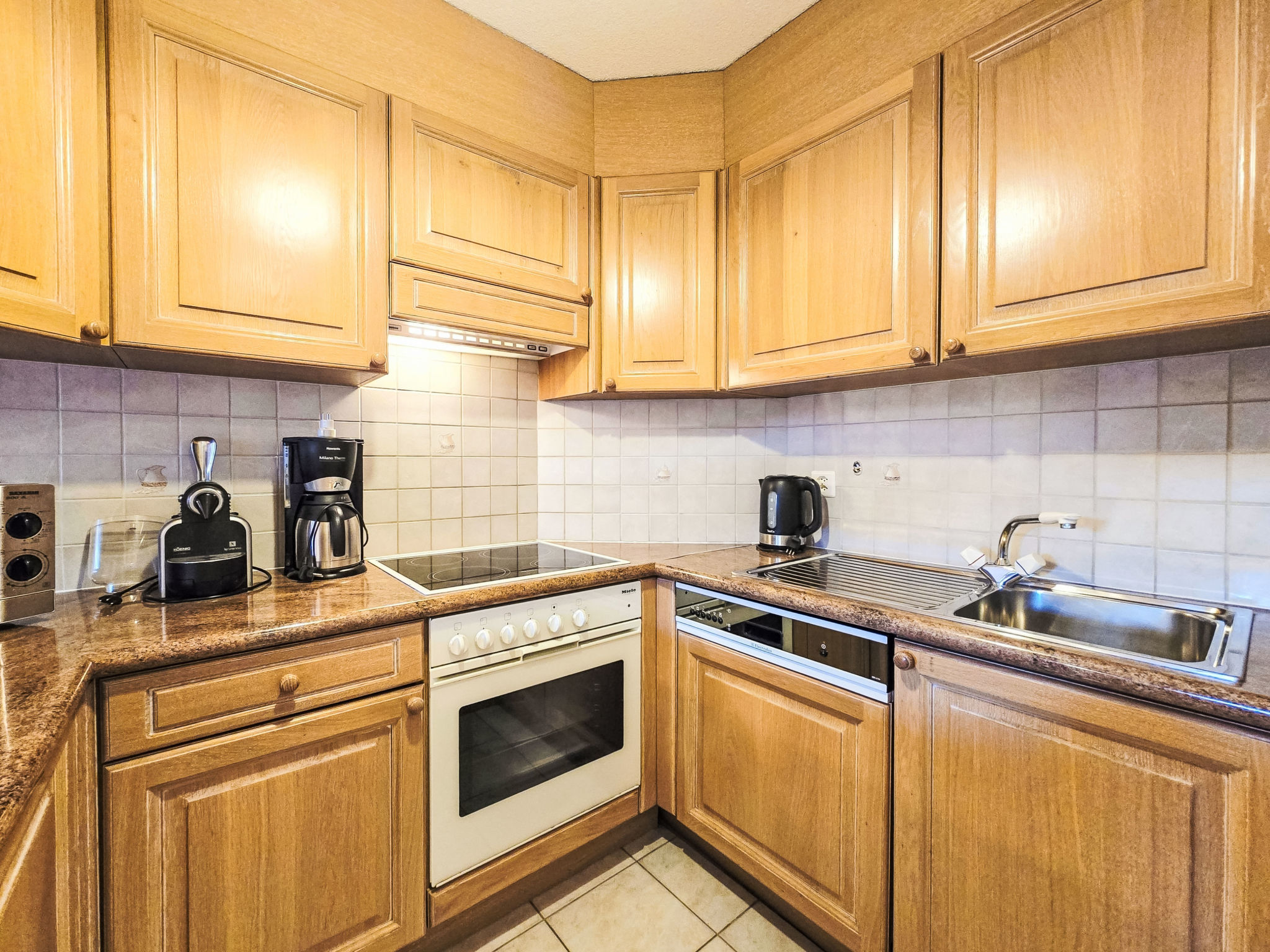 Appartement Gemmiblick – Cuisine et coin repas, photo 8 sur 25