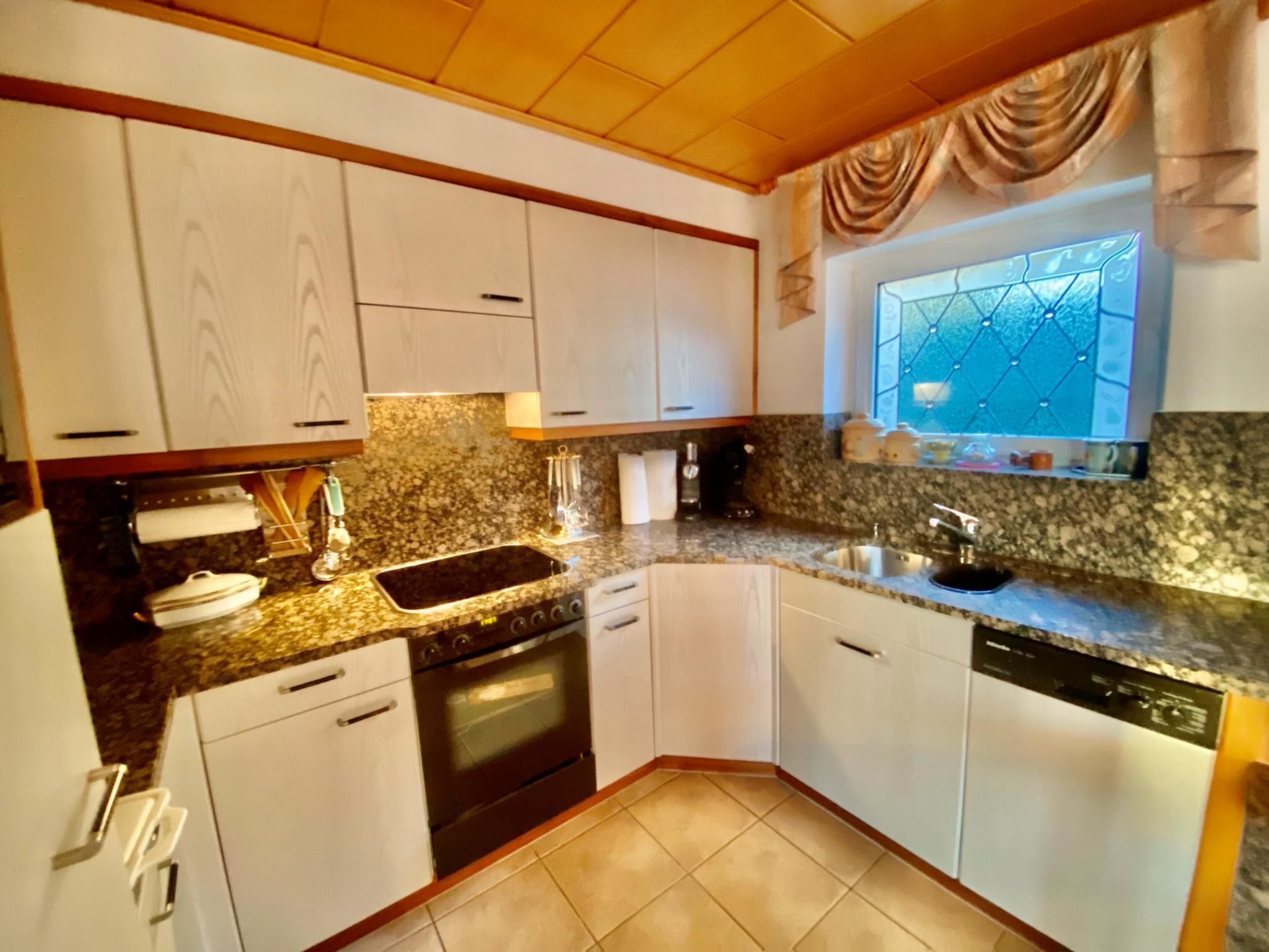 Chalet Kristall # 6-bed apartment, Dusche, WC 6-bed apartment, Dusche, WC - Binnen