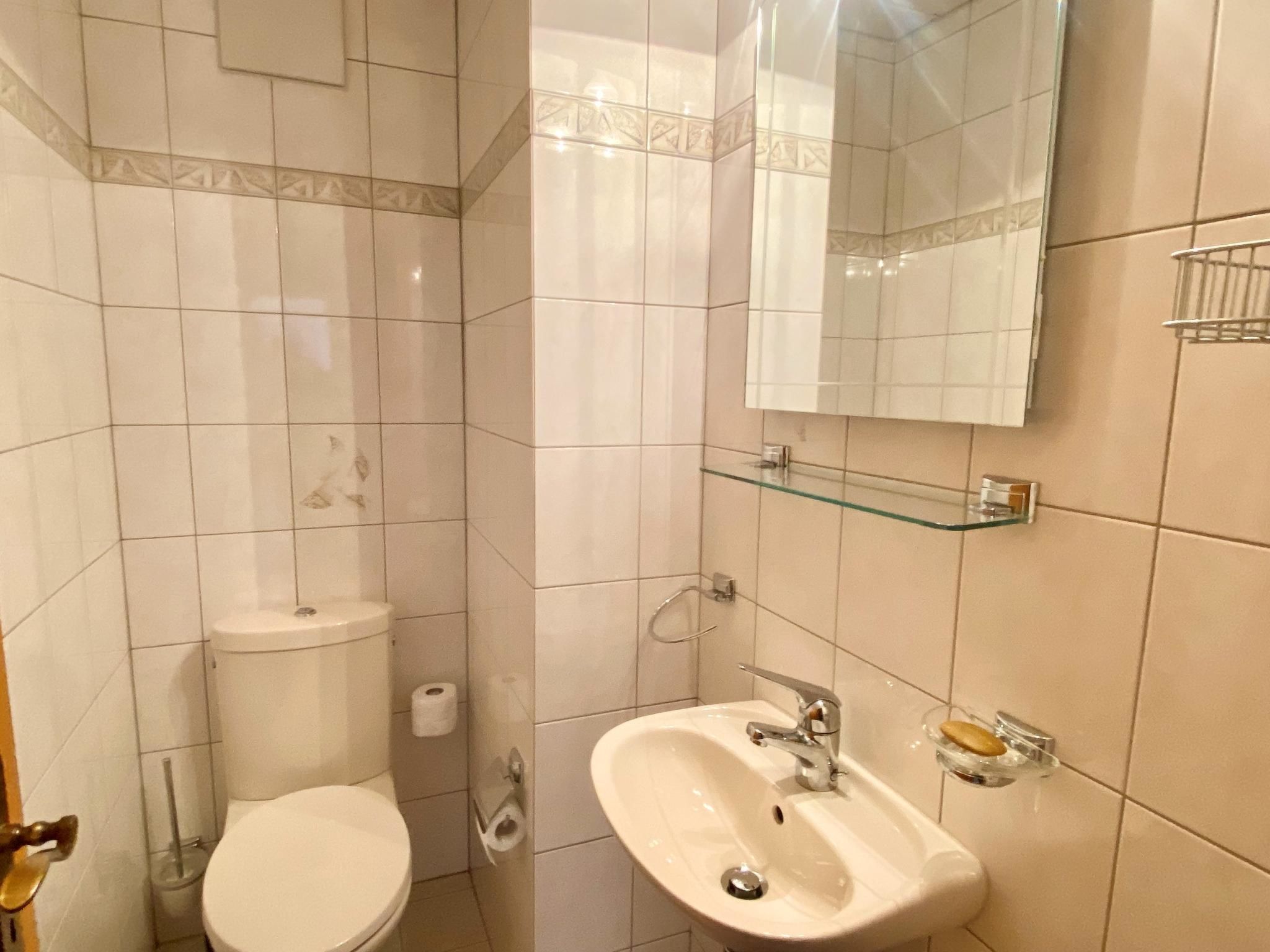 Chalet Kristall # 6-bed apartment, Dusche, WC 6-bed apartment, Dusche, WC - Binnen