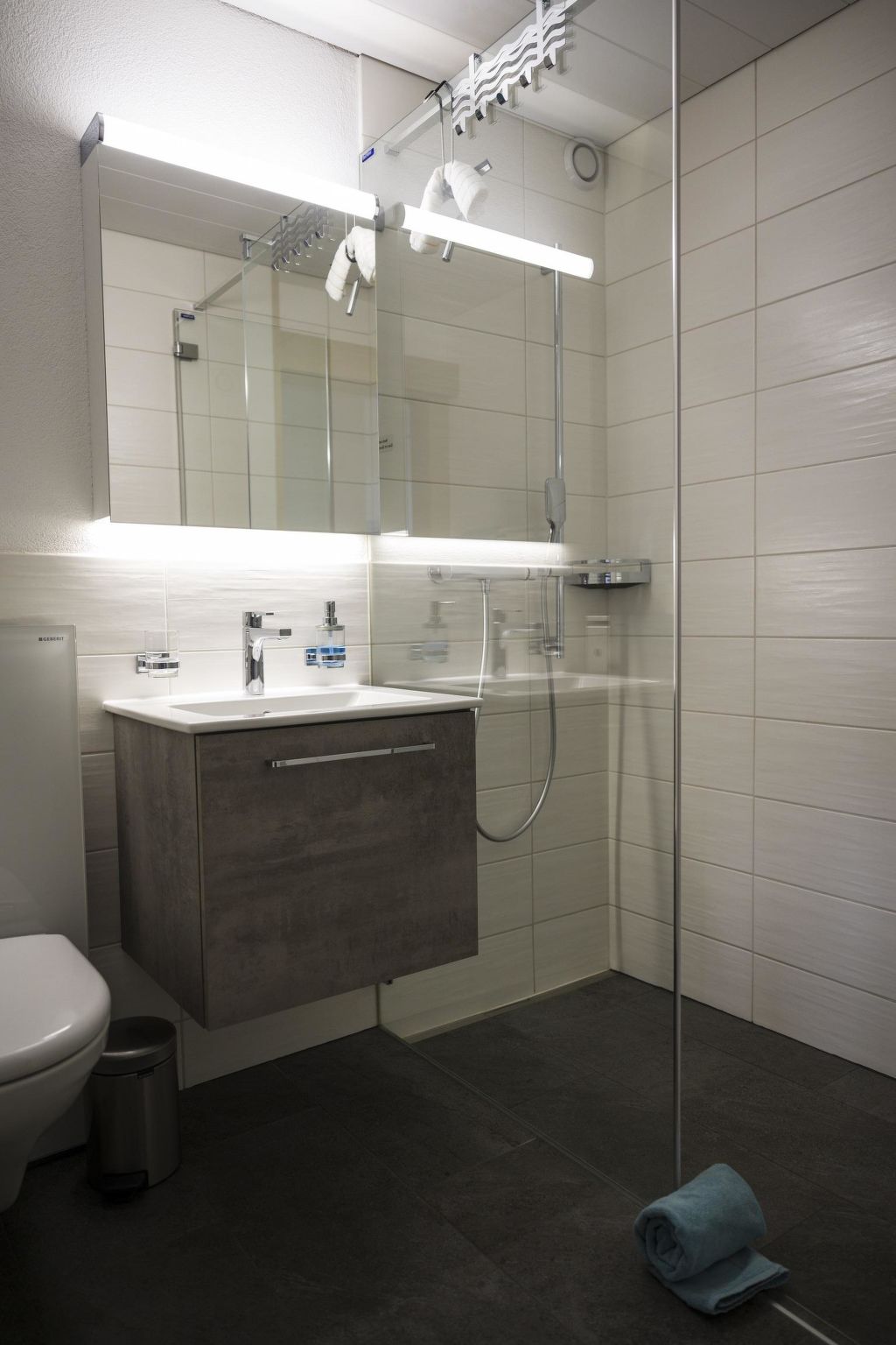 Albina 40 # 4-bed apartment, Dusche, WC 4-Bettwohnung, Dusche, WC - Image-tags.info