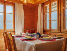 Chalet Les Clarines: Ruim chalet aan de piste in Grimentz - thumbnail 2
