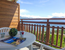 Eden Roc 56: Zonnig appartement met uitzicht nabij het meer en de piste - thumbnail 1